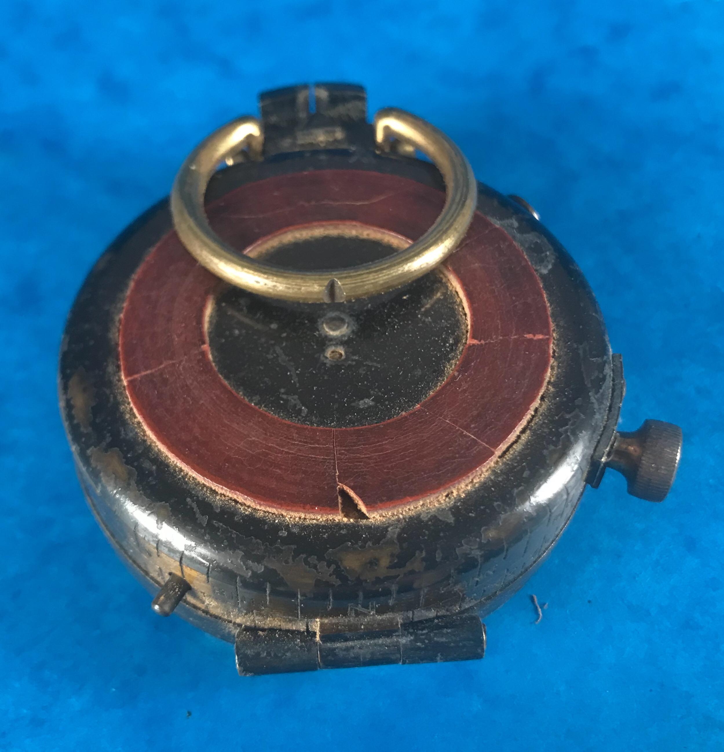 World War One 1918 Military Compass with Its Original Case 8