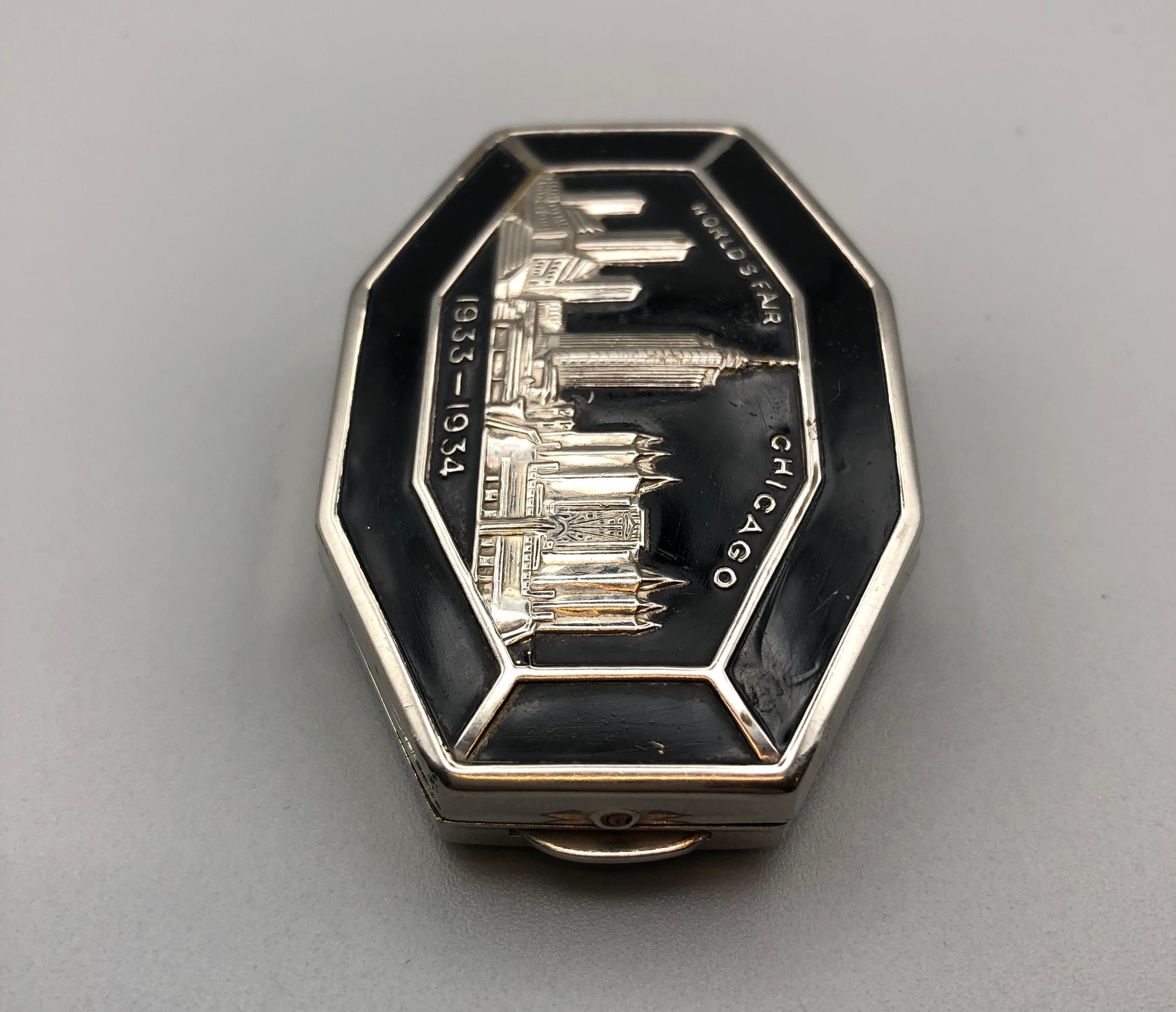 Worlds Fair Chicago 1933 - 1934 Silver & Black Enamel Art Deco Powder Compact  In Good Condition In Chillerton, Isle of Wight