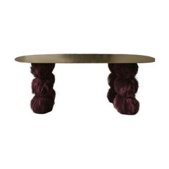 Il tavolo a sfera più soffice del mondo, in pelliccia e alluminio liquido, di In-House Design