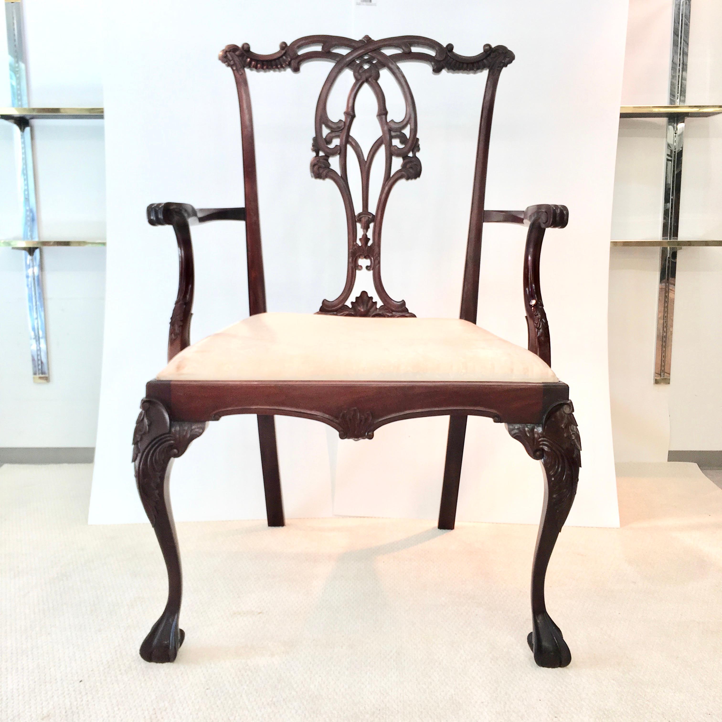 High quality carved solid mahogany giant Chippendale style armchair with upholstered seat. Very sturdy. Great for an event prop, advertising or promotional display.

Measures: Seat height 37