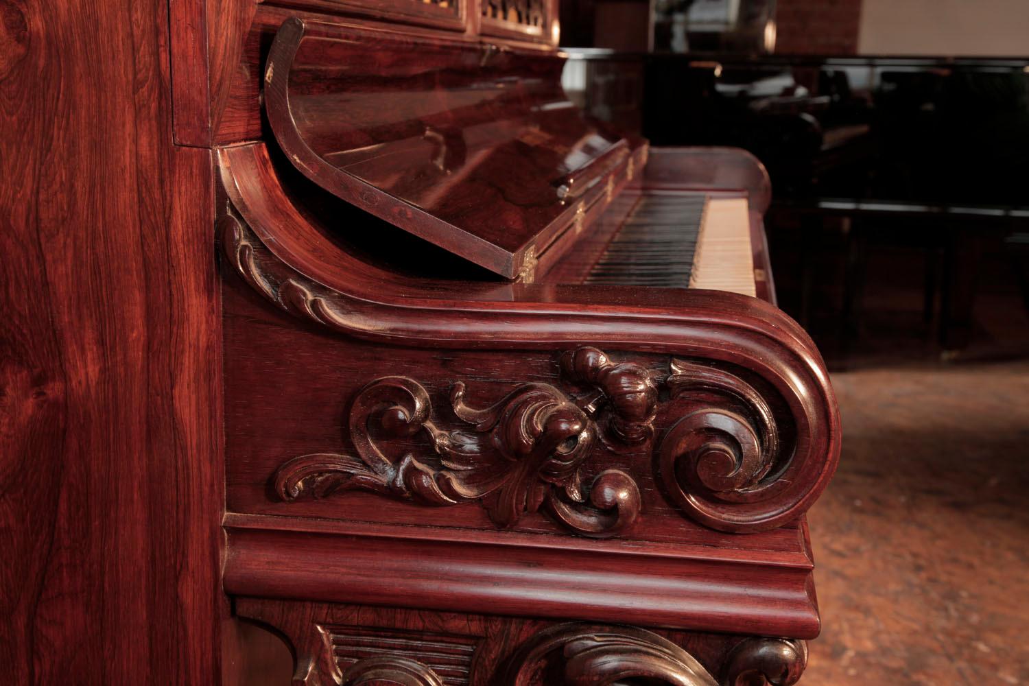 Milieu du XIXe siècle Le plus ancien piano droit Steinway conservé au monde, avec pieds à volutes inversées en palissandre en vente