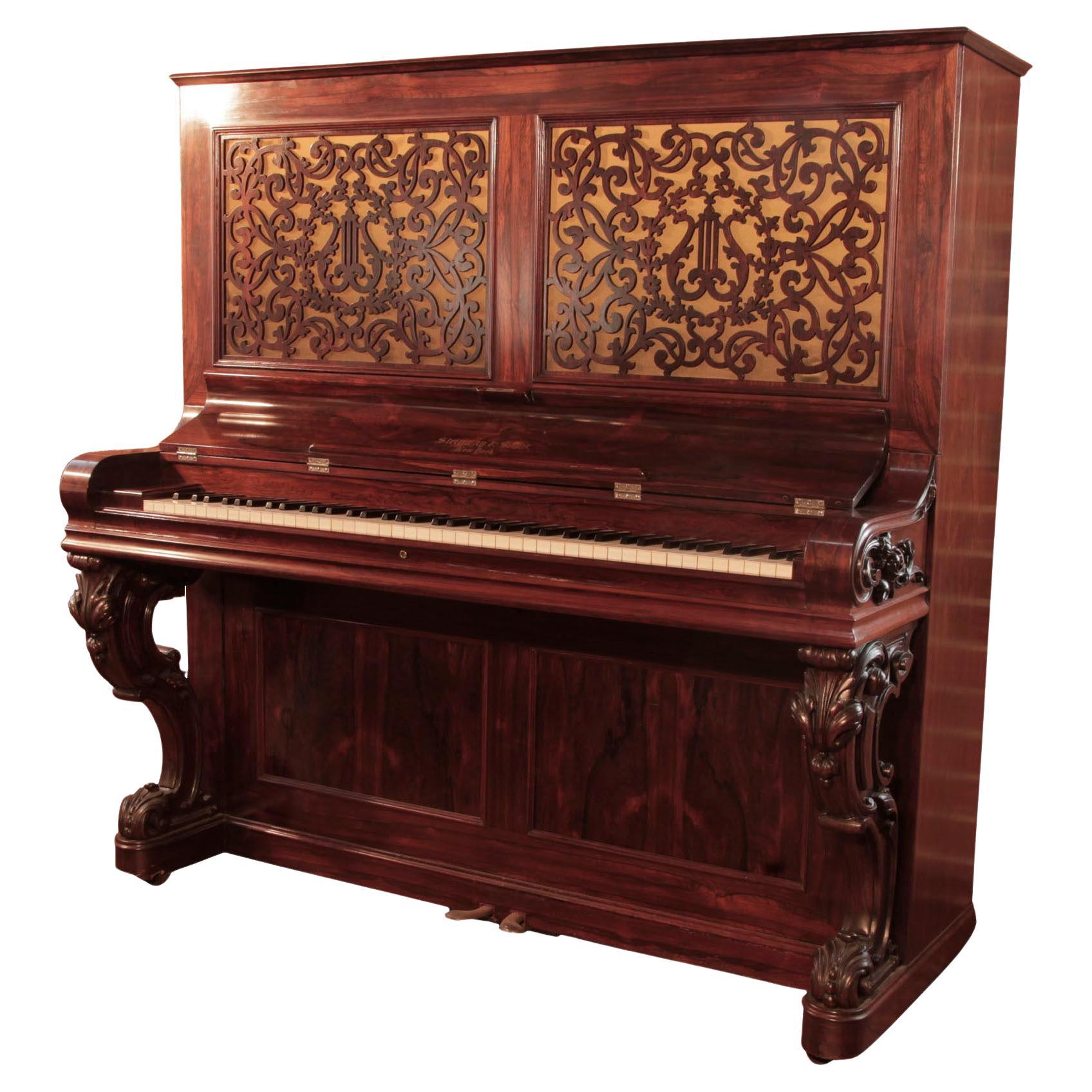 Le plus ancien piano droit Steinway conservé au monde, avec pieds à volutes inversées en palissandre