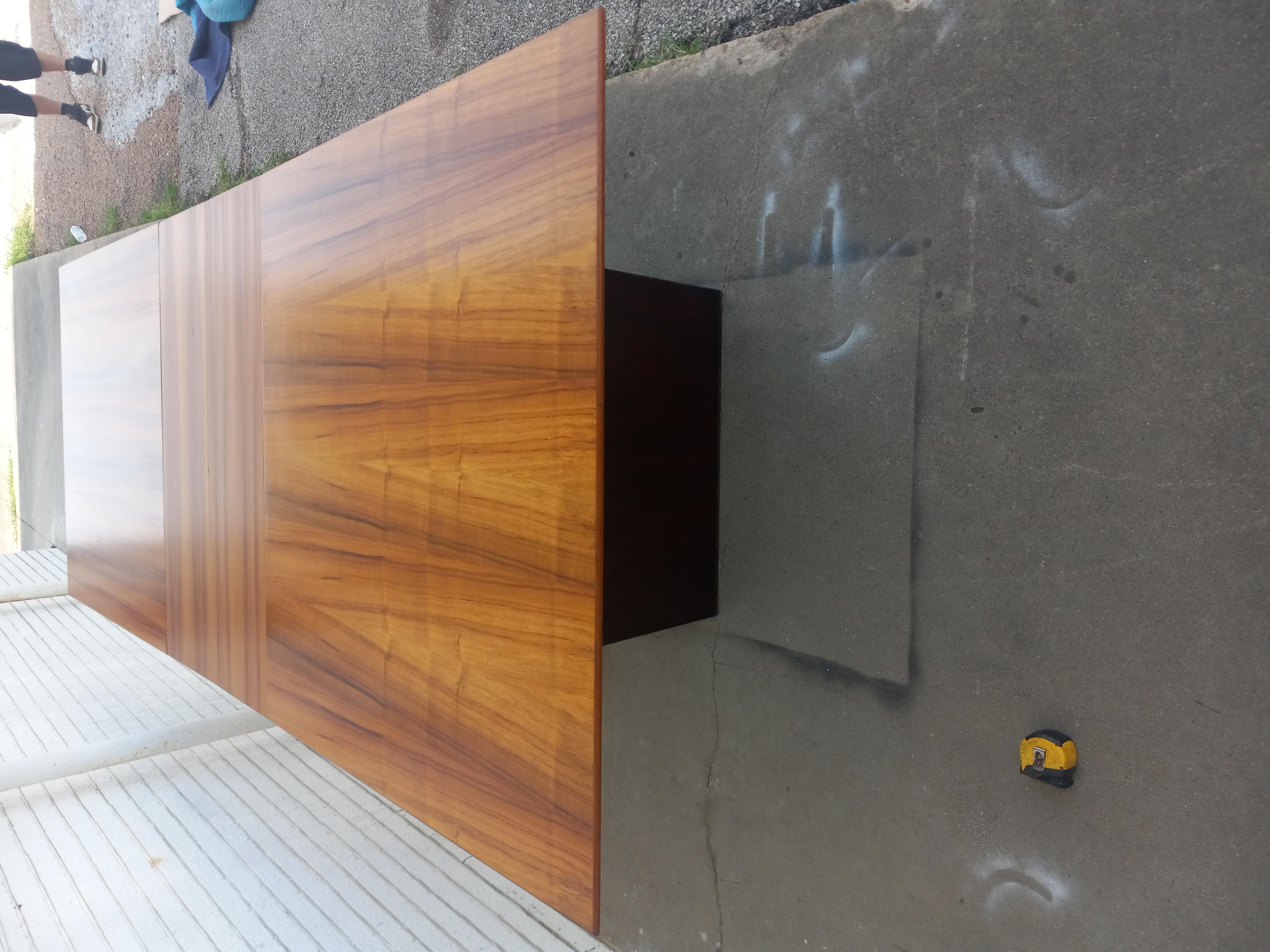 Table à manger Wormley Tawi pour Dunbar. Peut être configuré en 4 tailles différentes. en vente 5