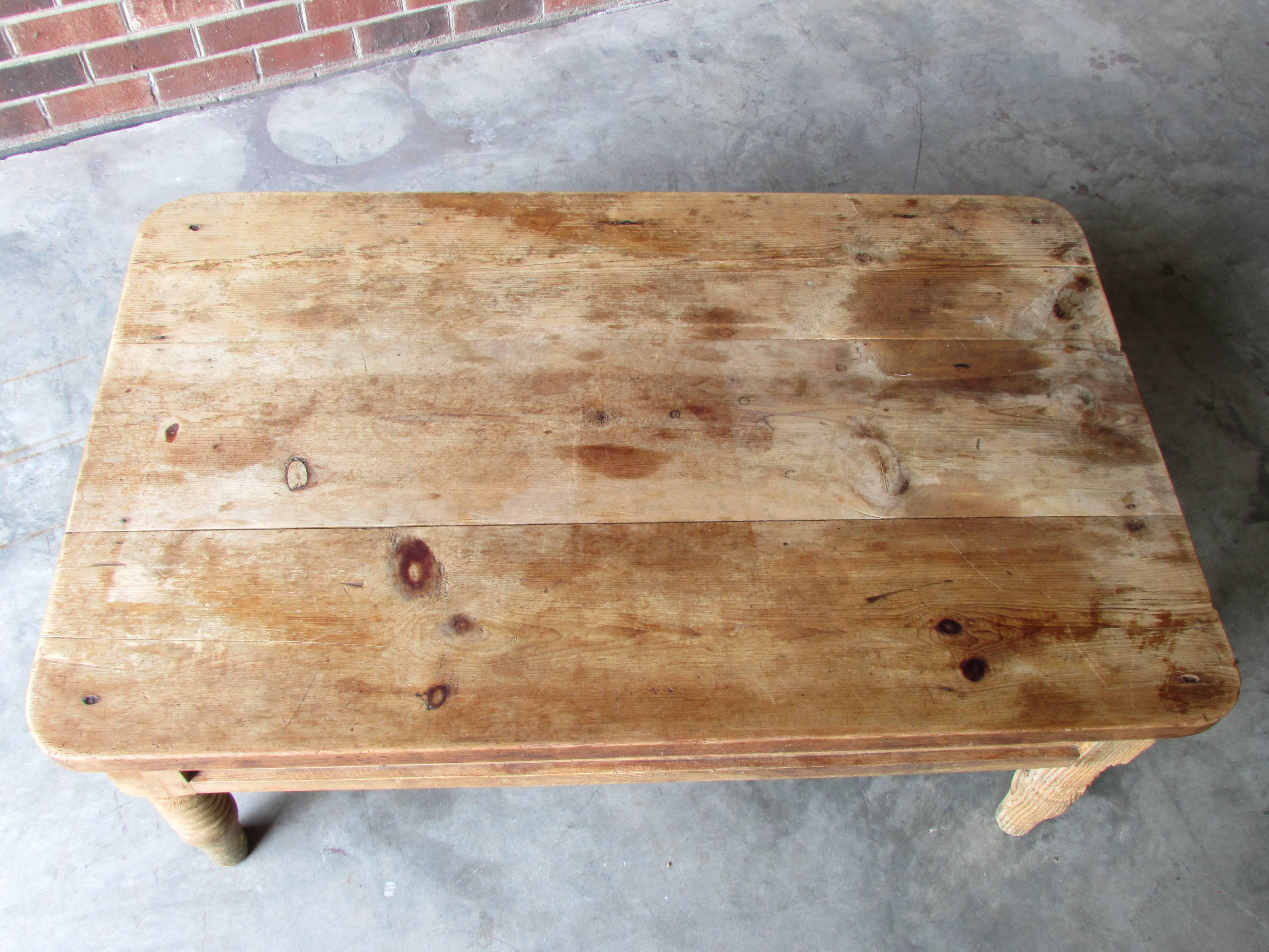 Worn and Weathered Rustic Pine Coffee Table In Distressed Condition In High Point, NC