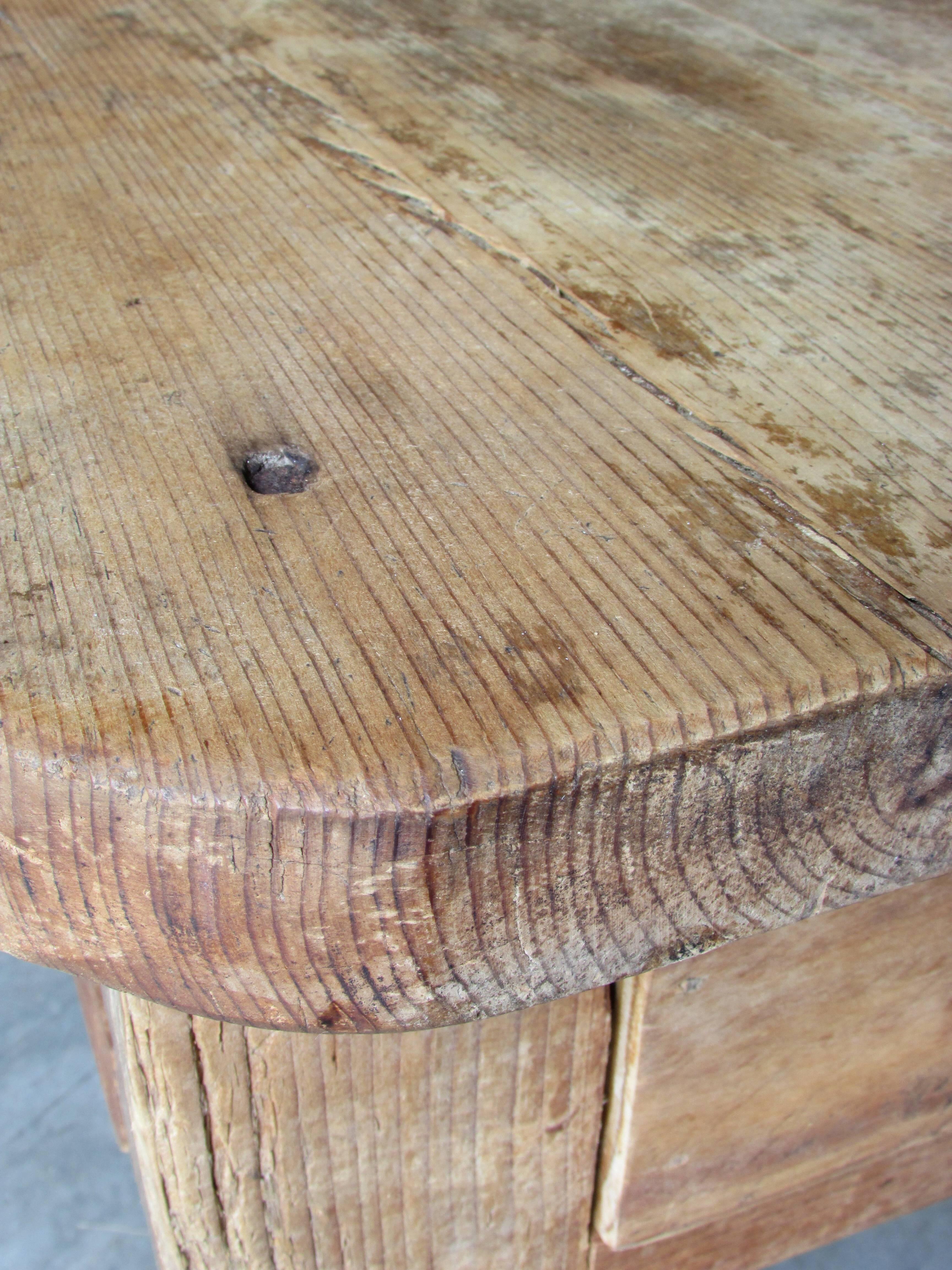 Worn and Weathered Rustic Pine Coffee Table 2