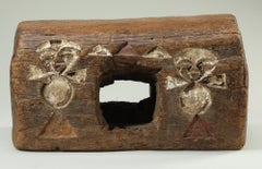 Banc Tsogho court usé et usé avec des visages, Gabon, ex Visser d'Afrique