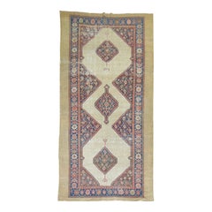 Tapis de couloir de galerie persan Serab tribal usé
