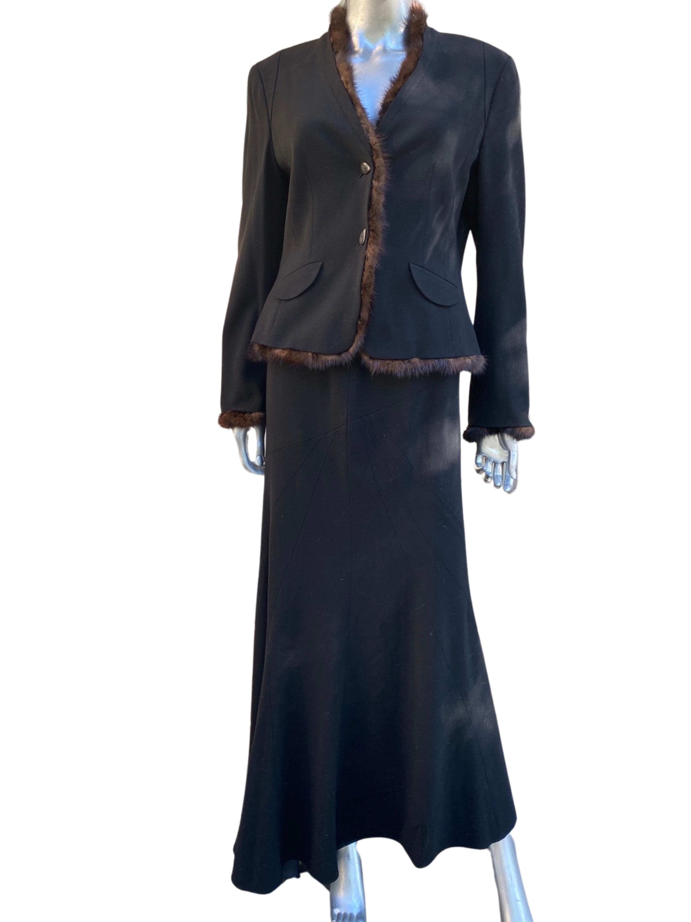 Worth New York CHIC! Black Wool Crepe Suit w/ Mink Trim Jacket Sz 12/14 For Sale 2