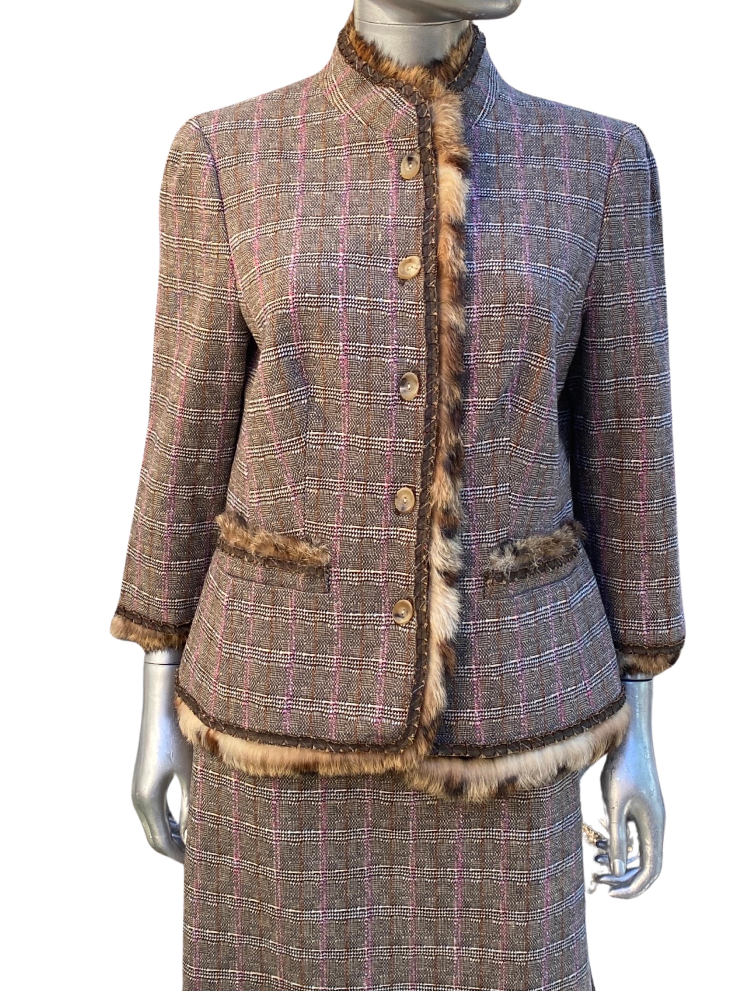 Gray Worth New York Chic Brown/Lilac Plaid Suit w/  Fur Trim Jacket Size 10/12 For Sale