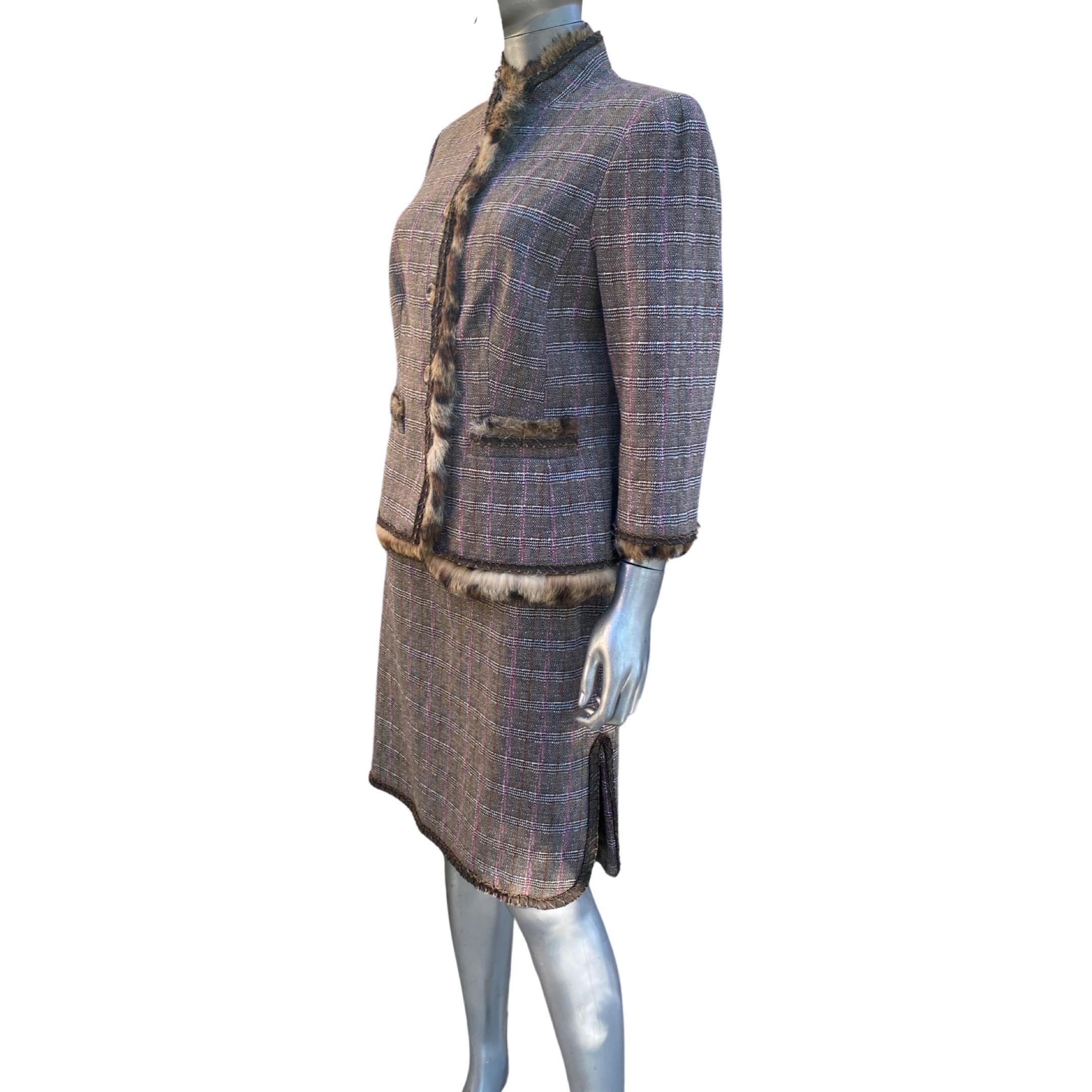 Worth New York Chic Brown/Lilac Plaid Suit w/  Fur Trim Jacket Size 10/12 For Sale 2