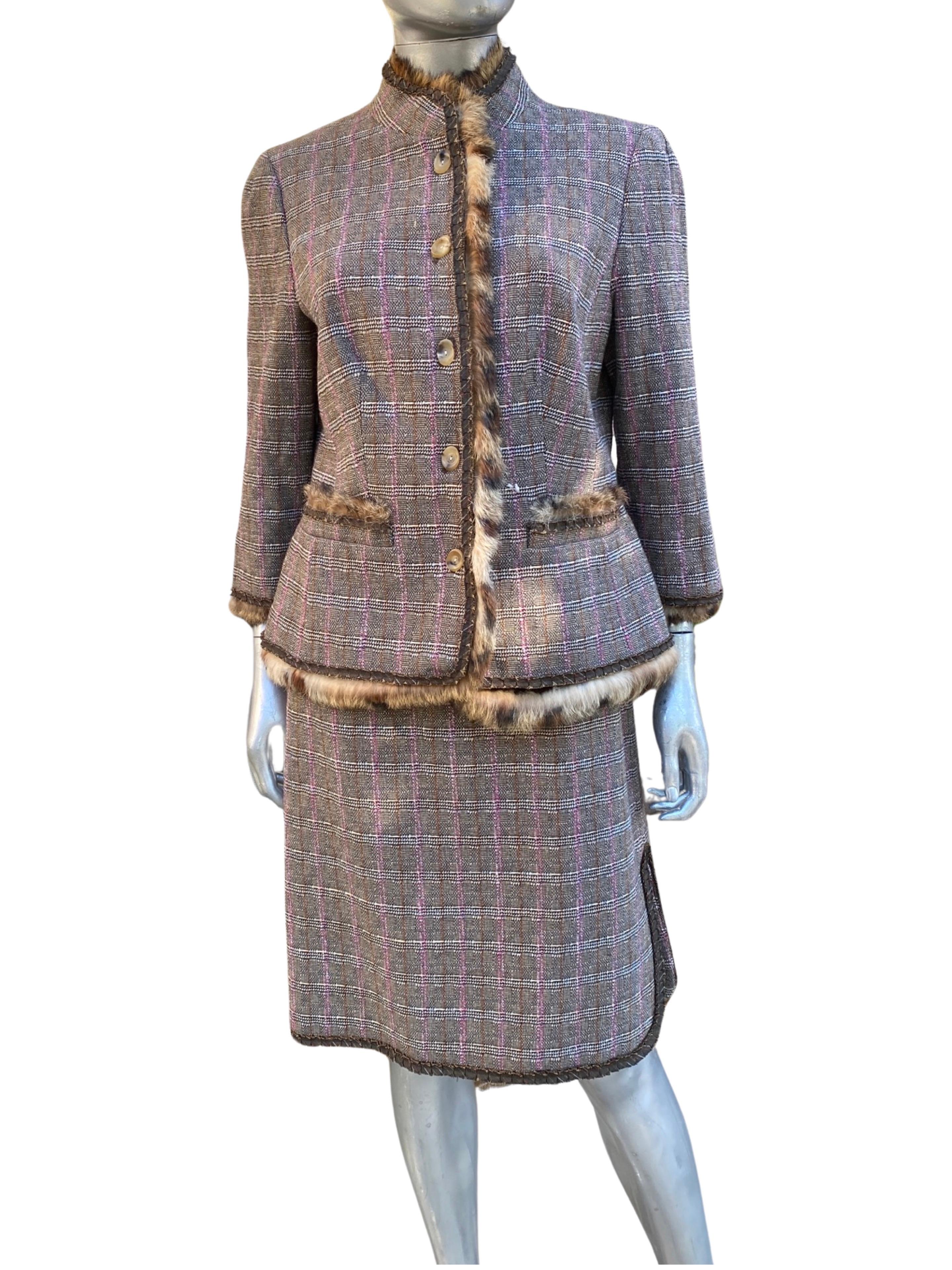 Worth New York Chic Brown/Lilac Plaid Suit w/  Fur Trim Jacket Size 10/12 For Sale 3