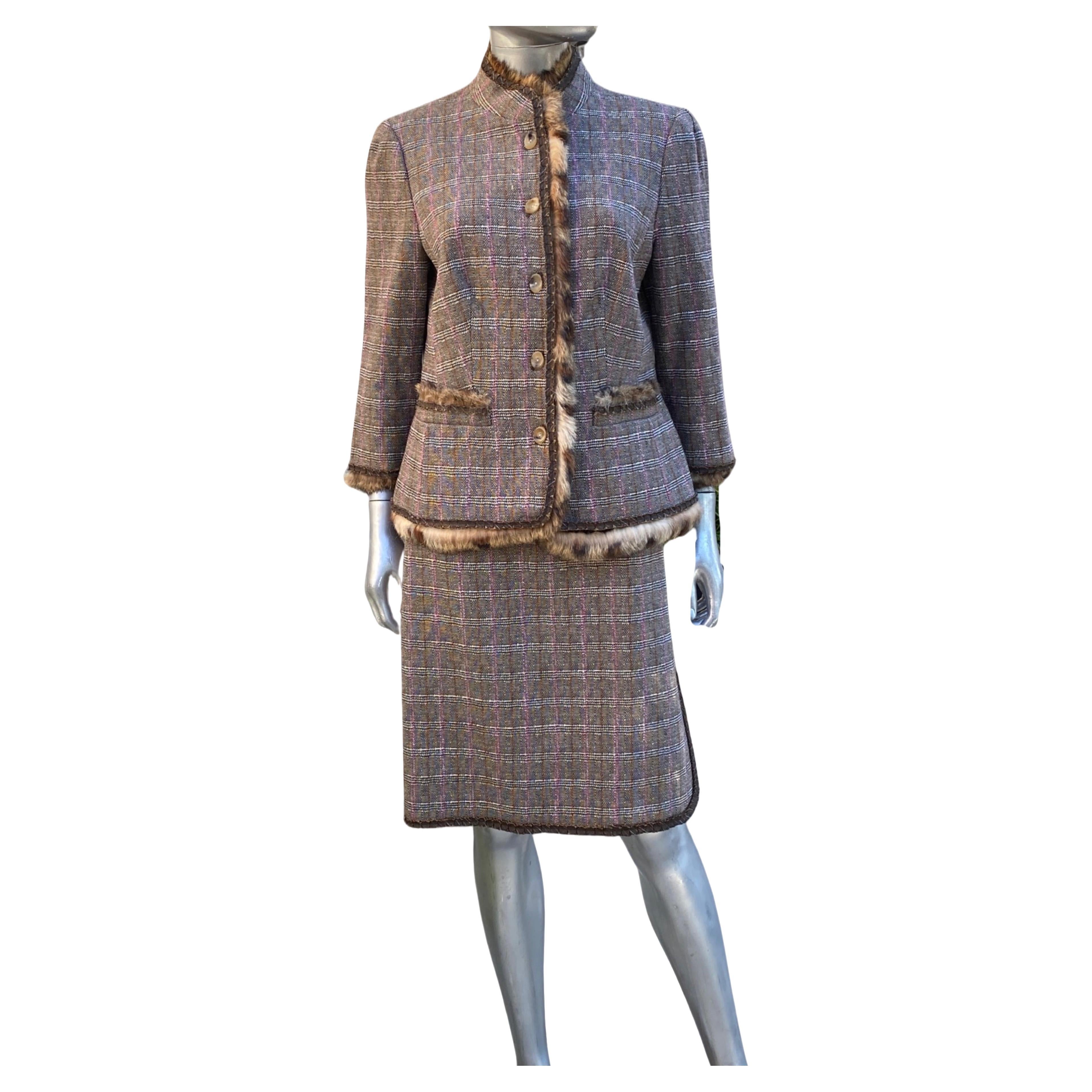 Worth New York Chic Brown/Lilac Plaid Suit w/  Fur Trim Jacket Size 10/12 For Sale