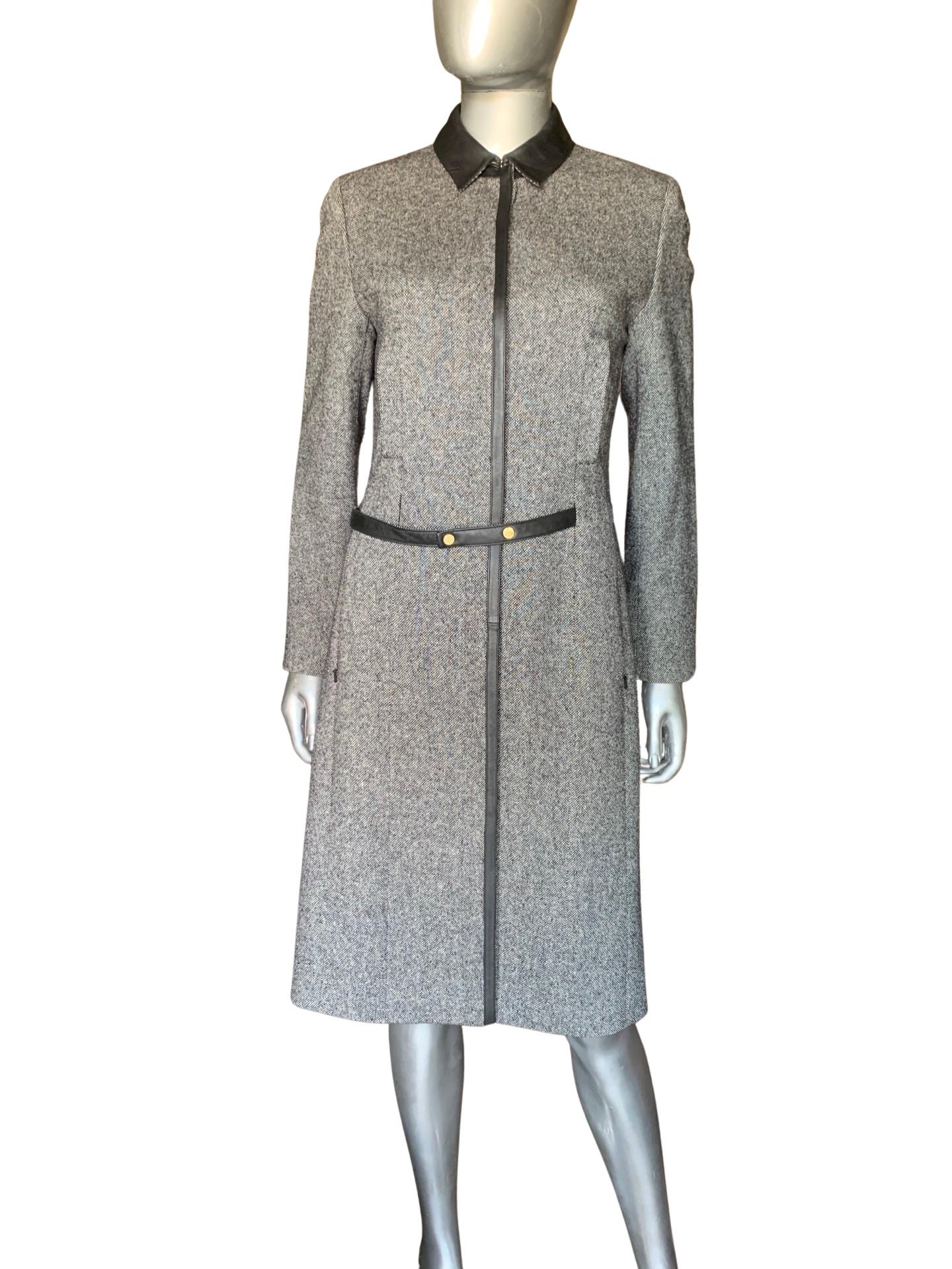Worth New York Millitary Silk/Wool Coat Dress with Black Leather Trim Size 4 In Good Condition For Sale In Palm Springs, CA