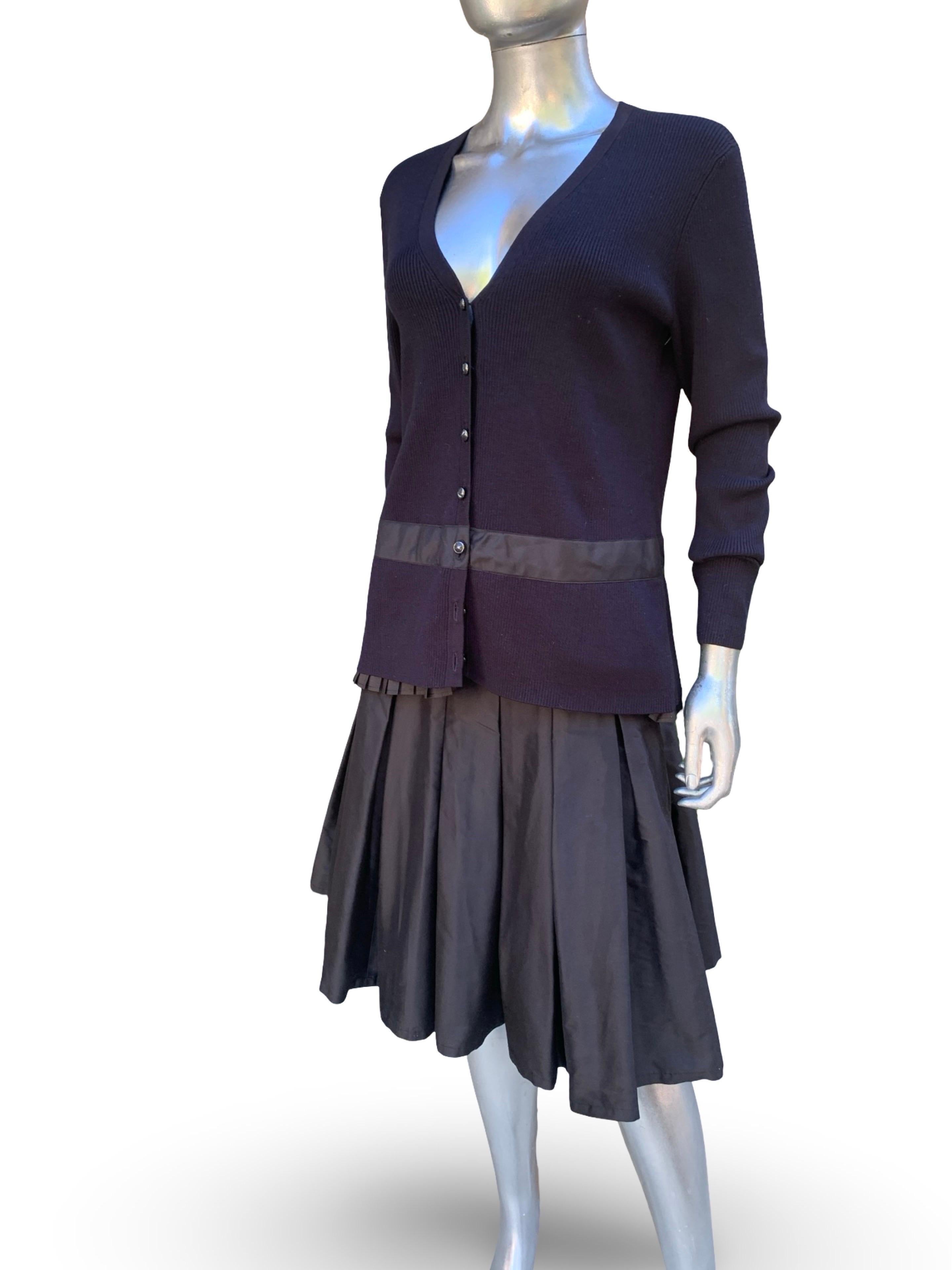 Worth NY 2 Piece Black Silk Sweater and Box Pleated Skirt Set Size 10/M For Sale 6
