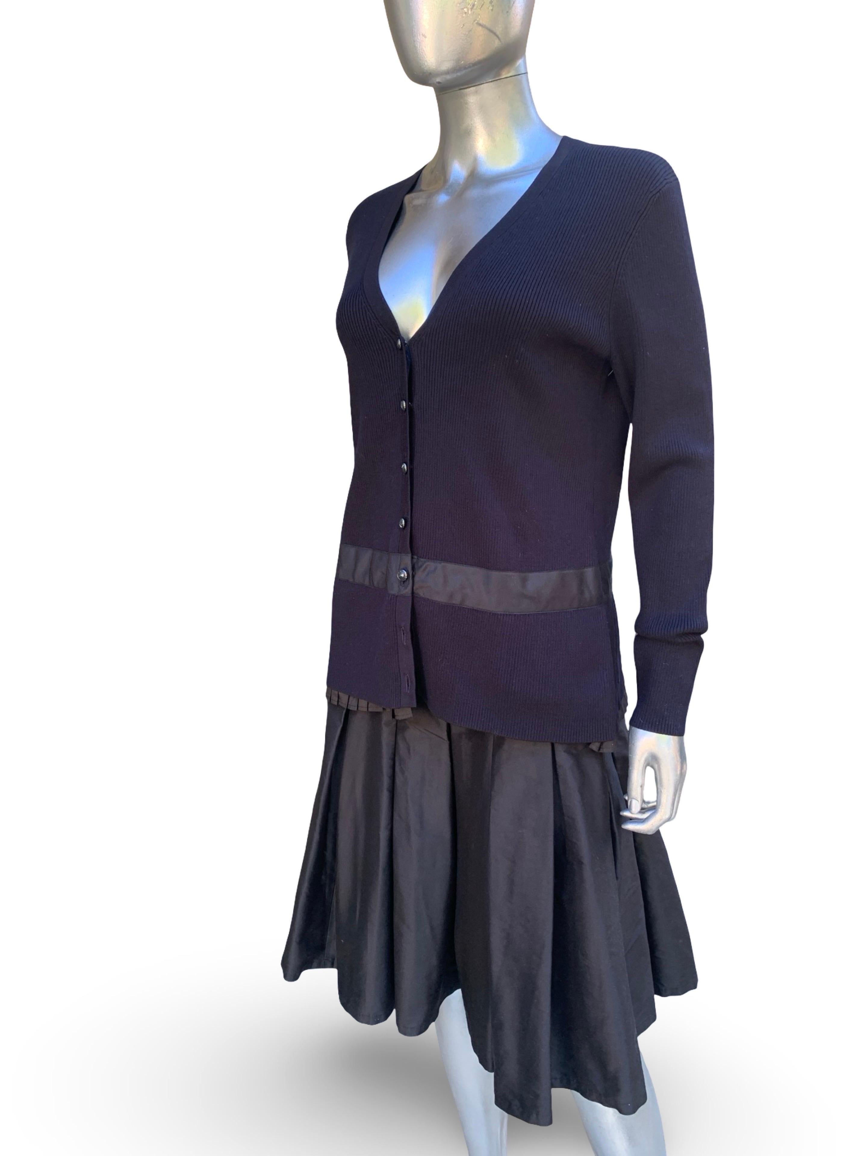 Worth NY 2 Piece Black Silk Sweater and Box Pleated Skirt Set Size 10/M For Sale 7