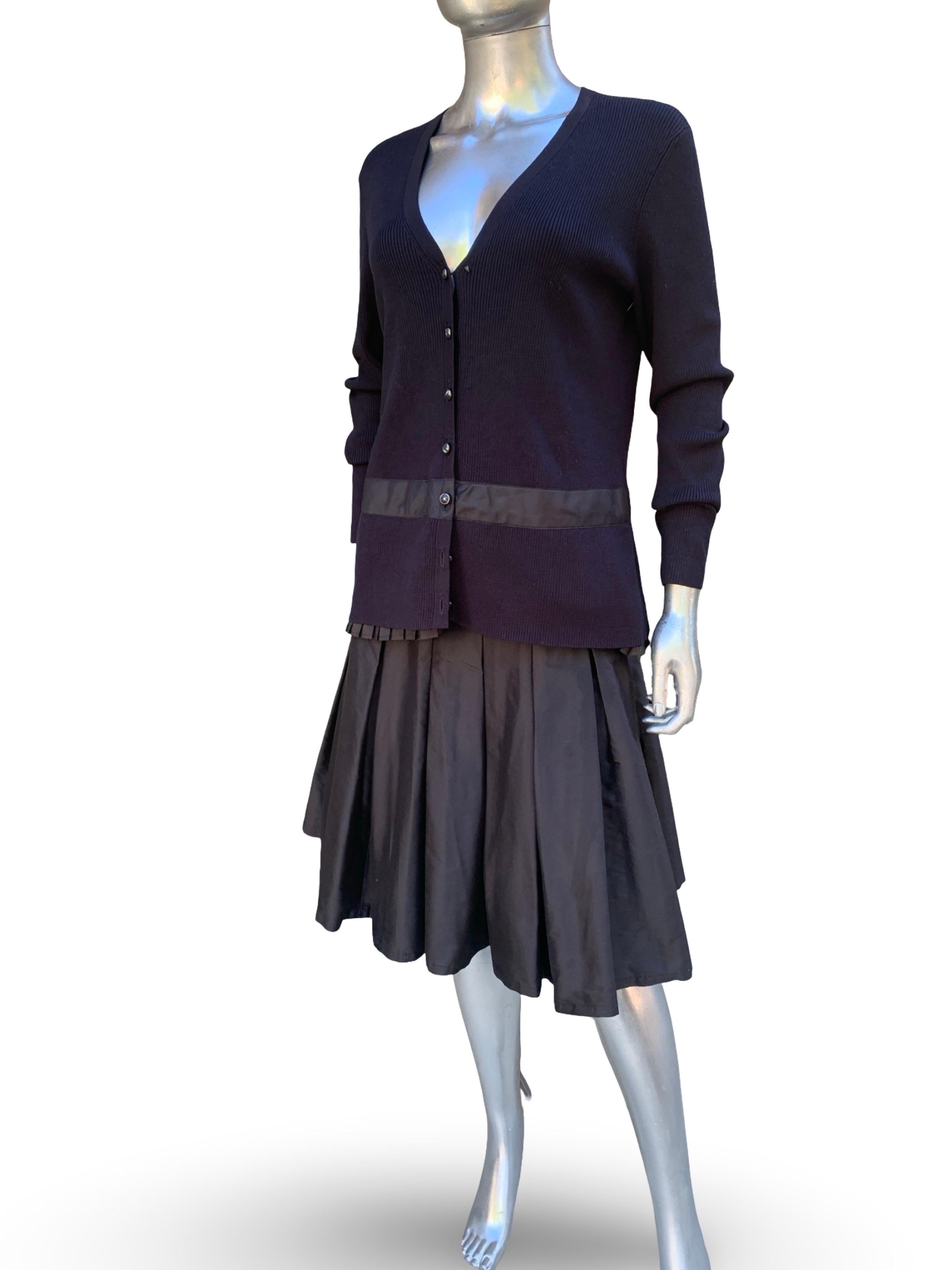 Worth NY 2 Piece Black Silk Sweater and Box Pleated Skirt Set Size 10/M For Sale 1