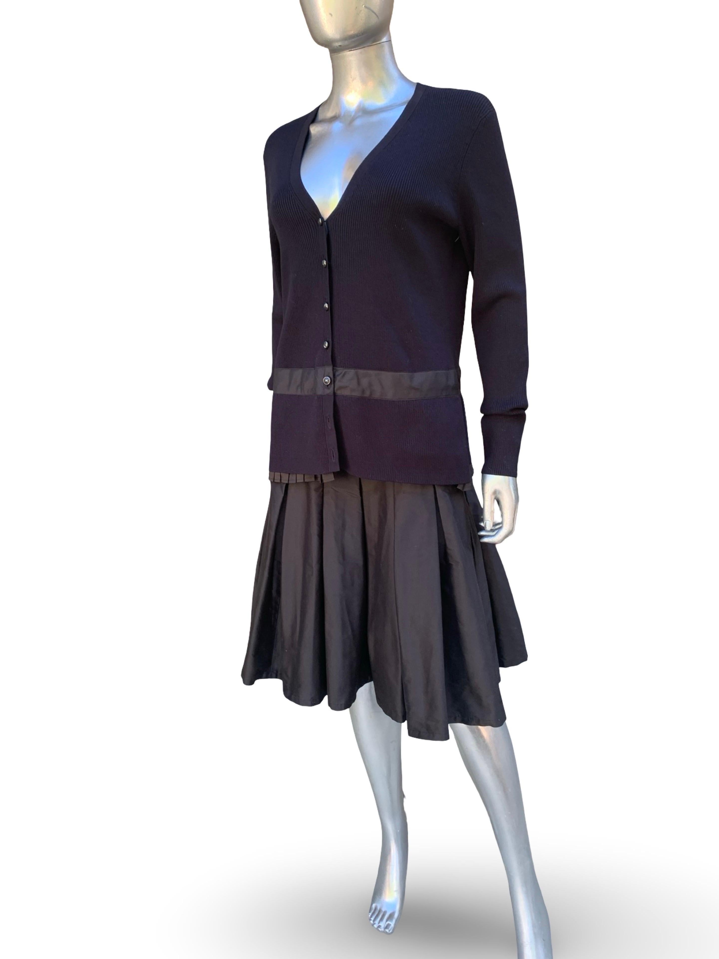 Worth NY 2 Piece Black Silk Sweater and Box Pleated Skirt Set Size 10/M For Sale 2