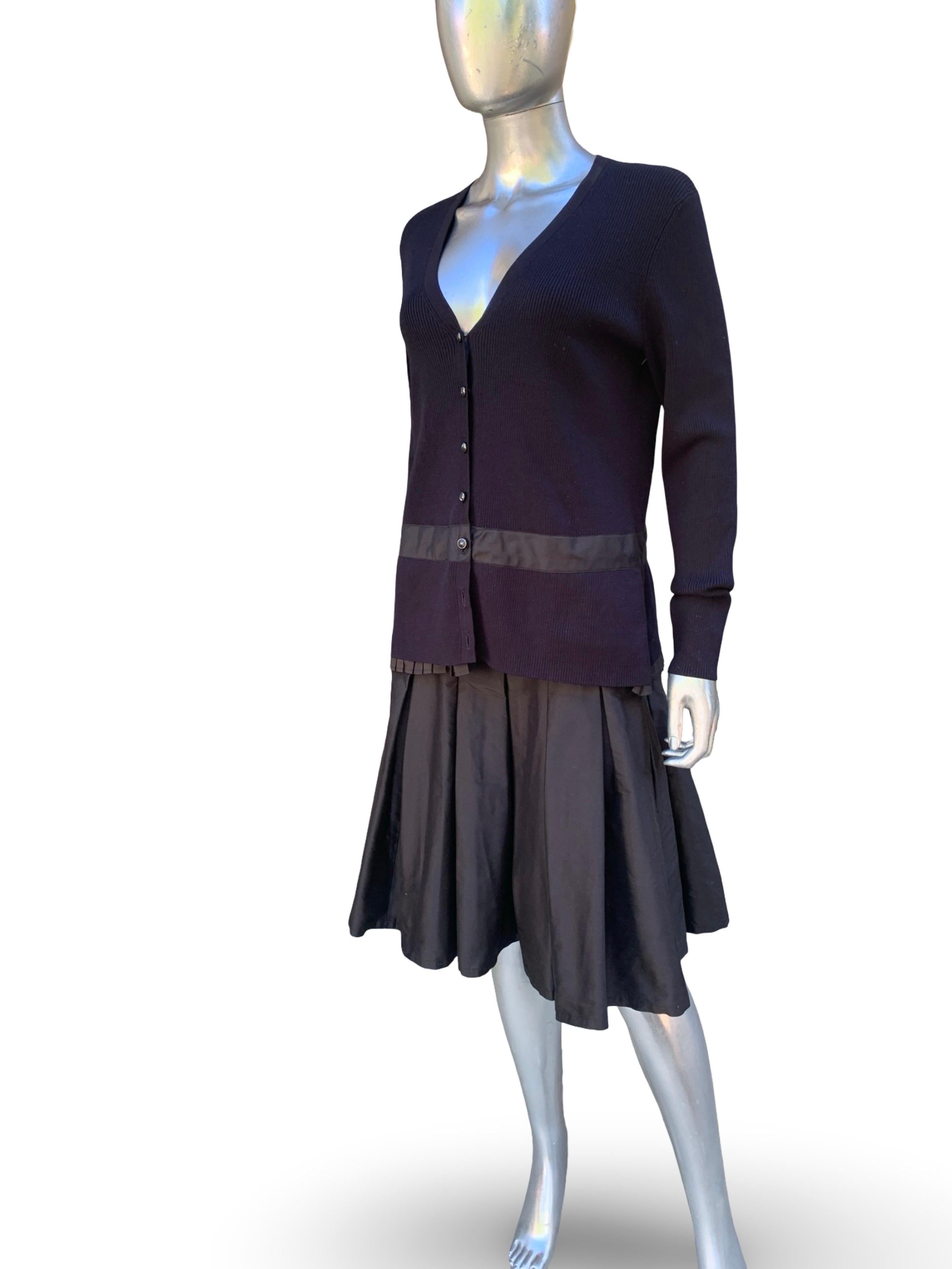Worth NY 2 Piece Black Silk Sweater and Box Pleated Skirt Set Size 10/M For Sale 5