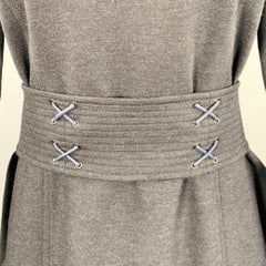 WORTH, Größe 4, graues, anthrazitfarbenes, knielanges Kleid aus Rayon-Mischgewebe mit Gürtel