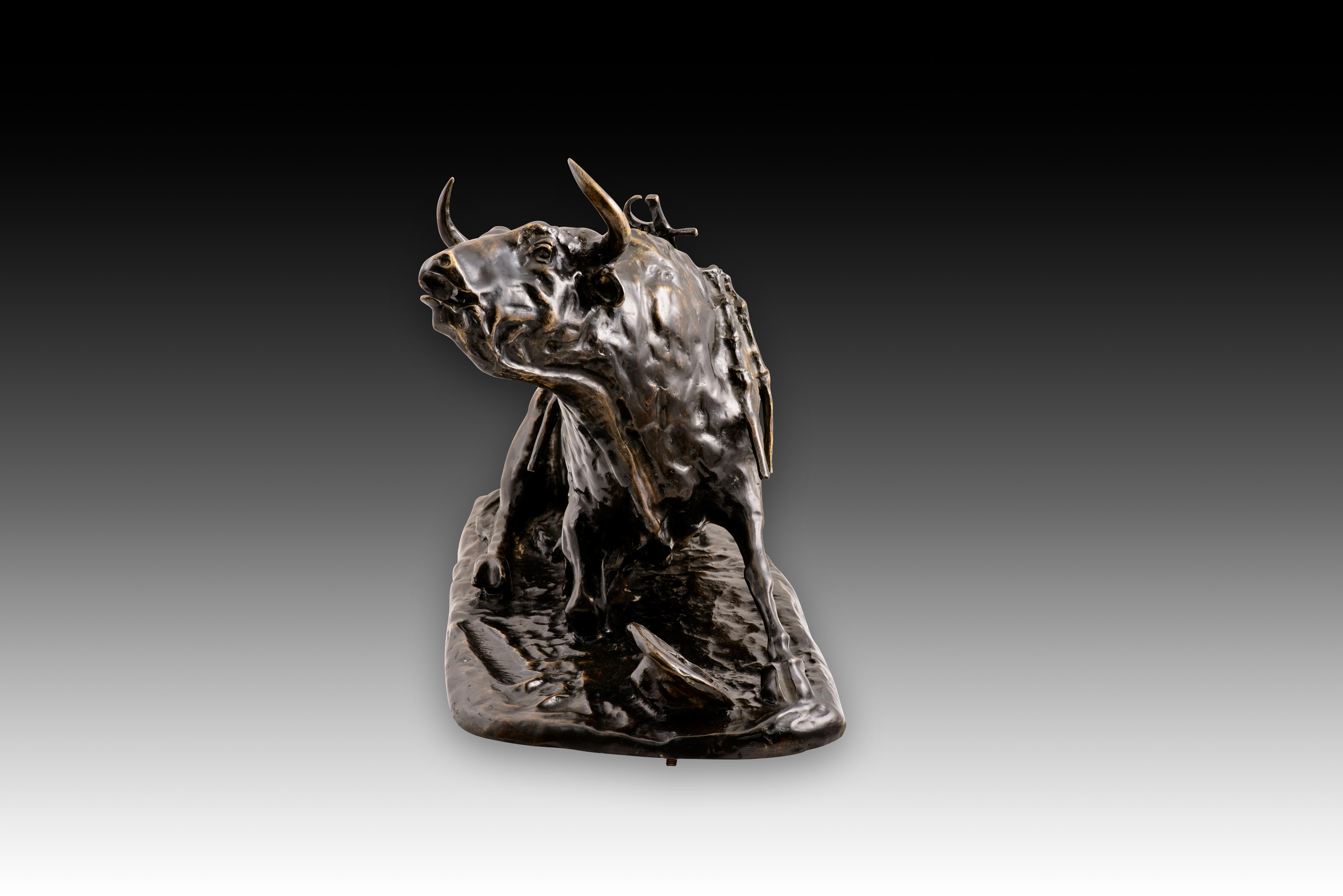 Verwundeter Stier. Bronze. BONILLA VILLALBA, Francisco (1920-1978). (20. Jahrhundert) im Angebot