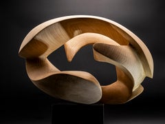 Exploring Space II von Wouter van der Vlugt - Holzskulptur, Kastanienholz, Bewegung