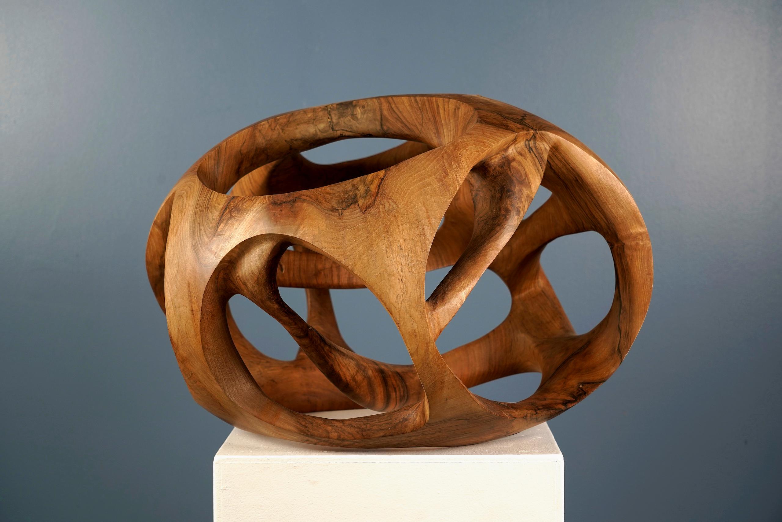 Singularity II by Wouter van der Vlugt - Wood sculpture, walnut, movement, shape For Sale 5