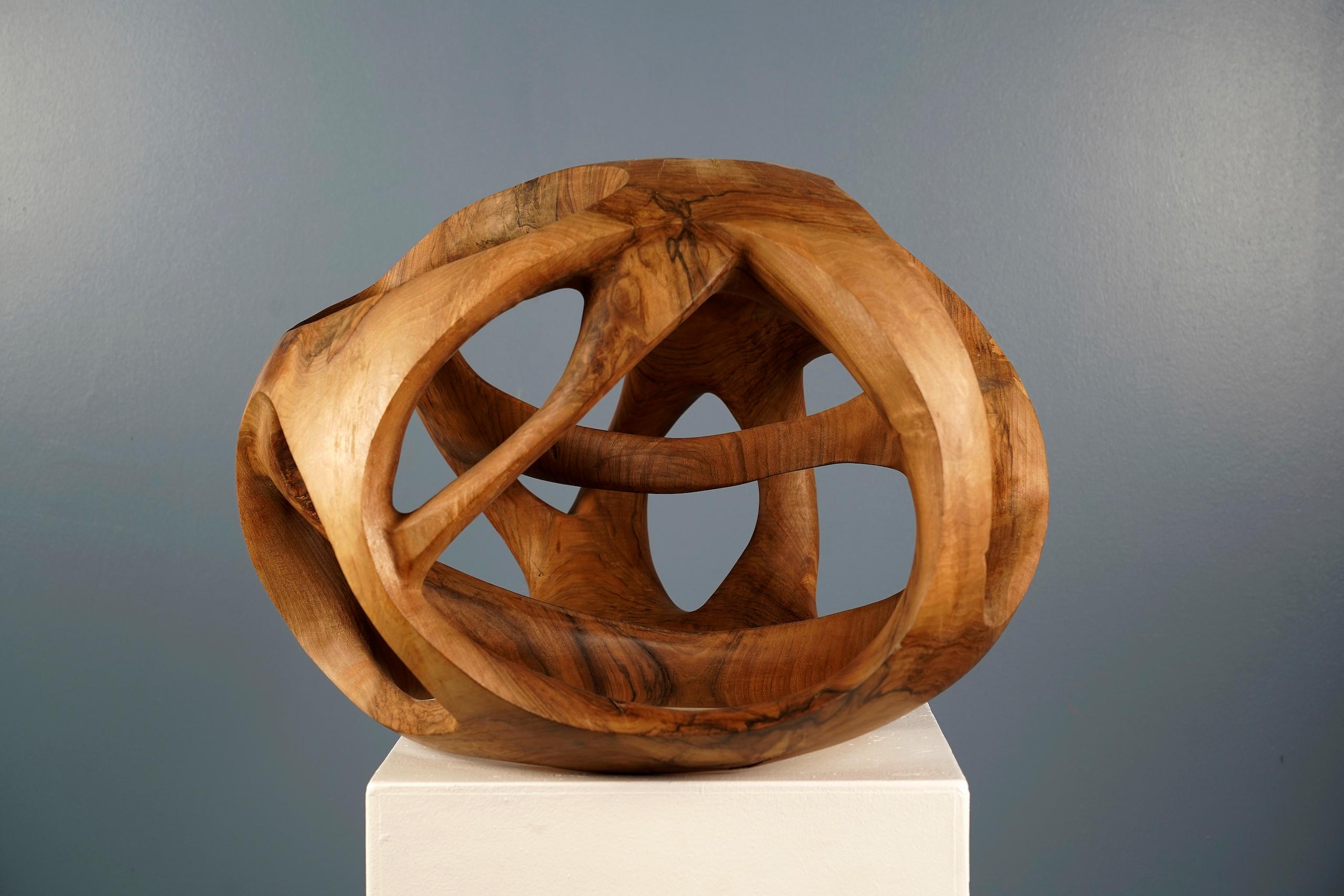 Singularity II by Wouter van der Vlugt - Wood sculpture, walnut, movement, shape For Sale 6