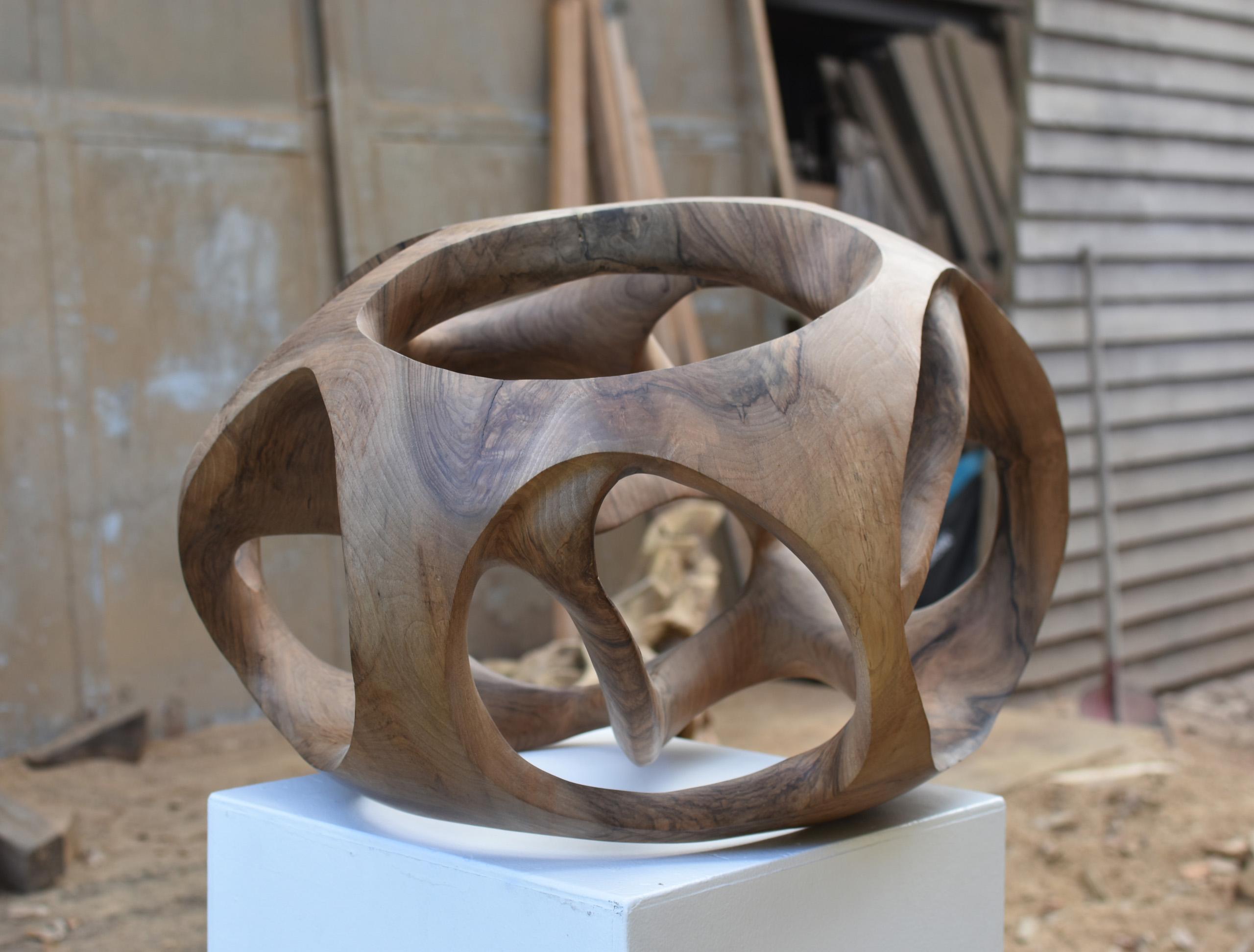 Singularity II by Wouter van der Vlugt - Wood sculpture, walnut, movement, shape For Sale 7