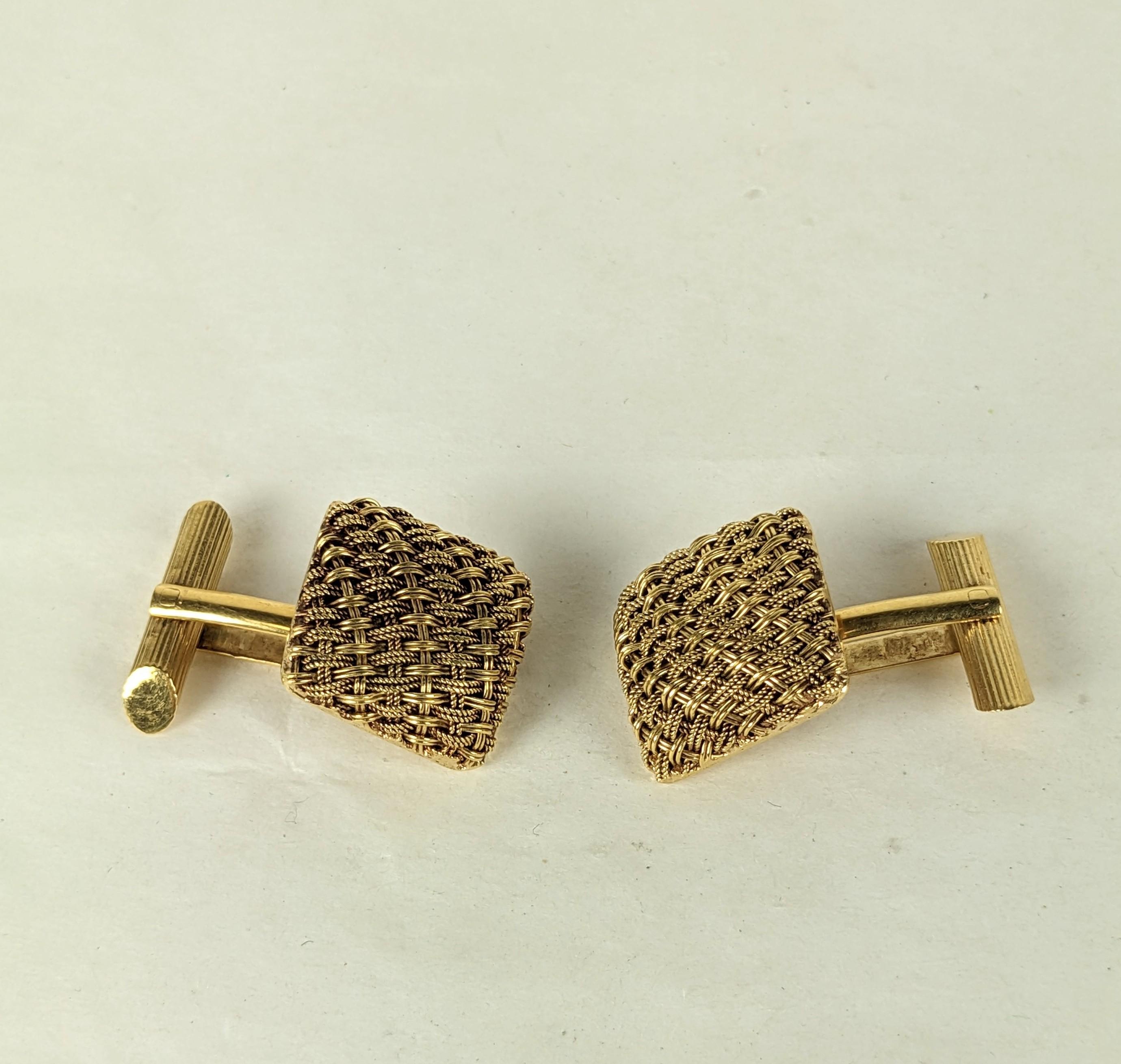 Woven 18k Textured Cufflinks In Good Condition For Sale In Riverdale, NY