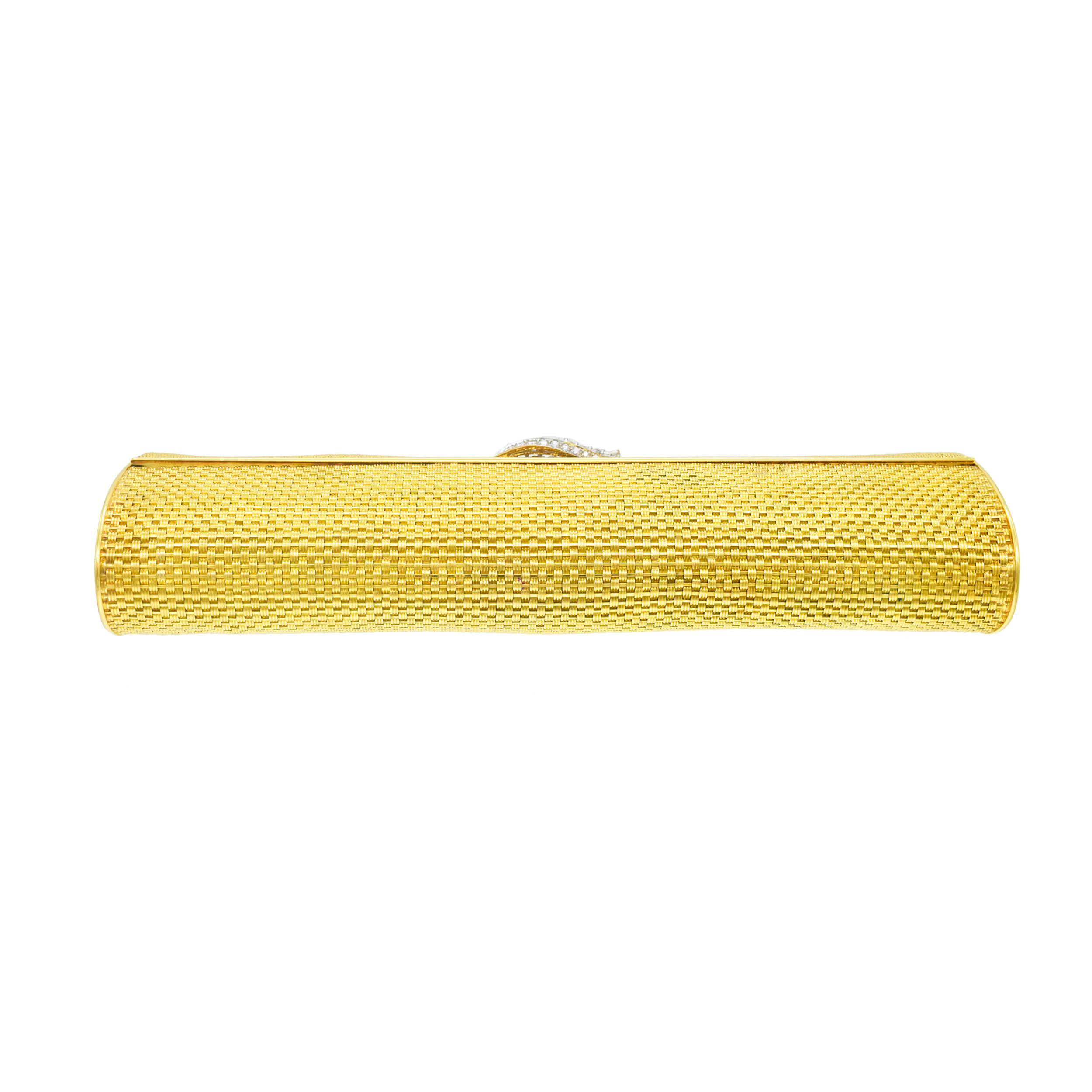 Pochette tissée en or jaune 18k et diamants. Excellent état - En vente à New York, NY