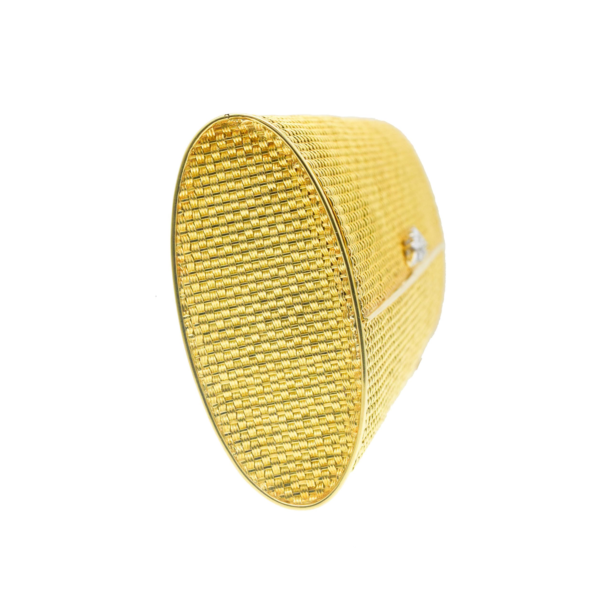 Pochette tissée en or jaune 18k et diamants. Unisexe en vente