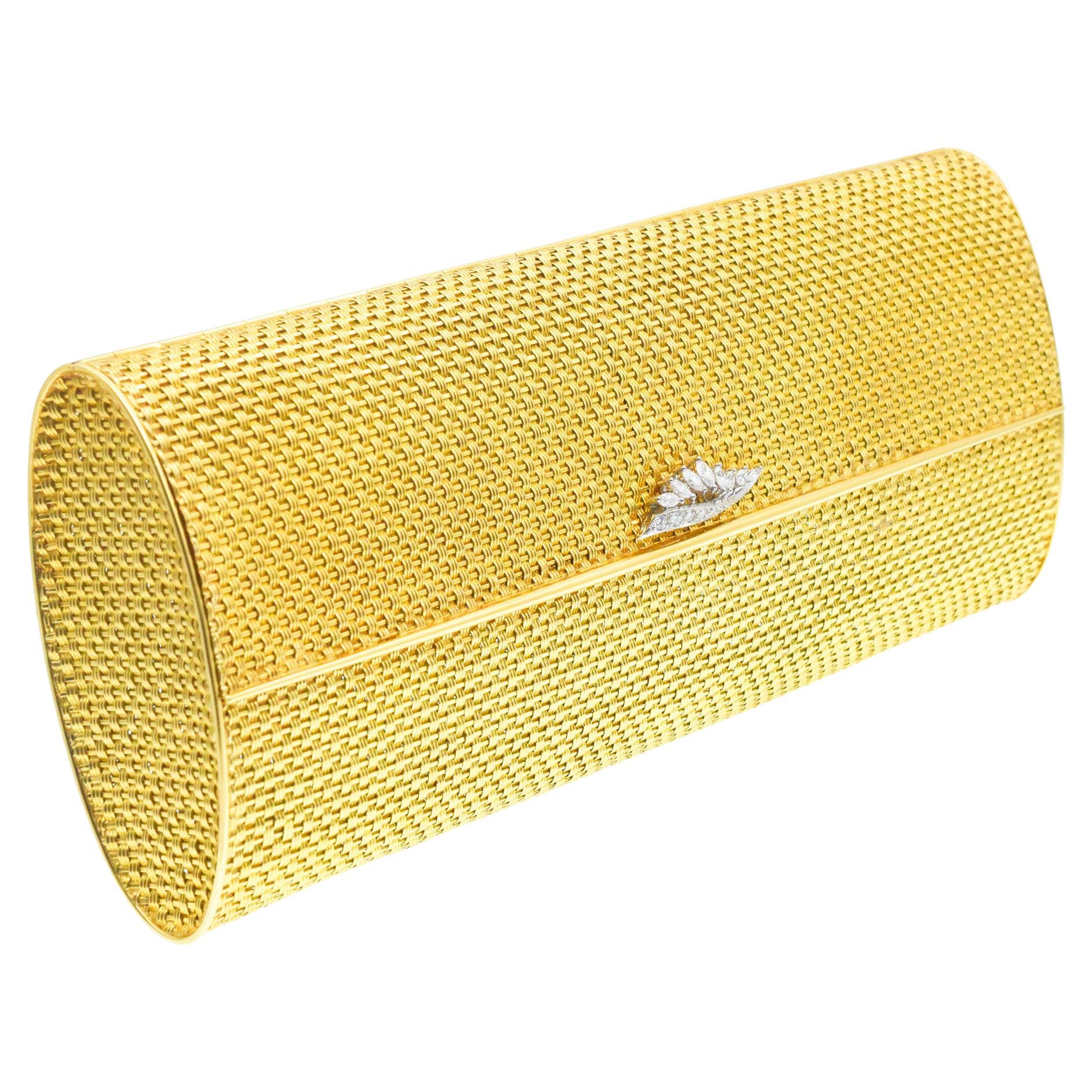 Pochette tissée en or jaune 18k et diamants. en vente