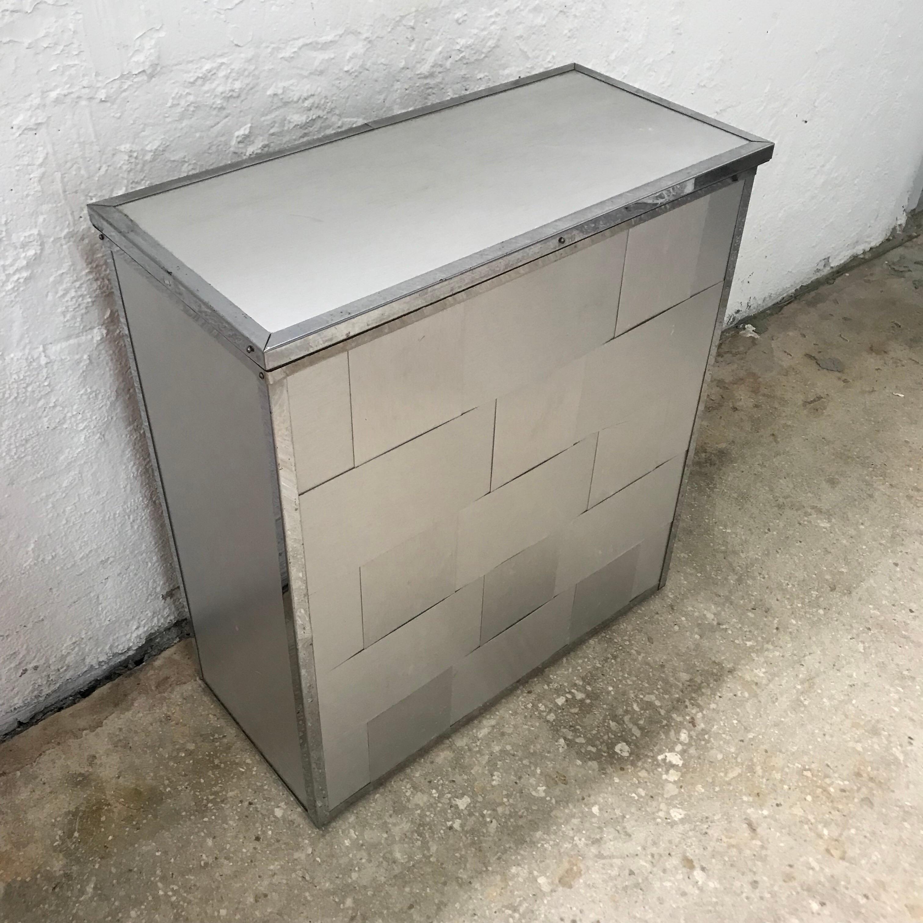 aluminum laundry basket