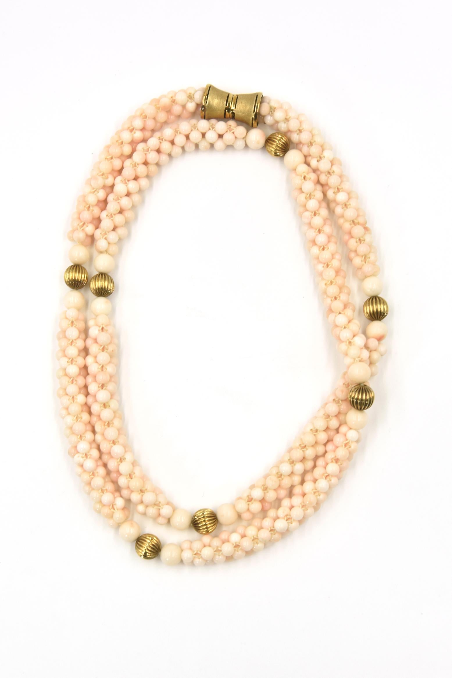 Woven Angel Skin Coral Gold Necklace and Bracelet In Good Condition For Sale In Miami Beach, FL