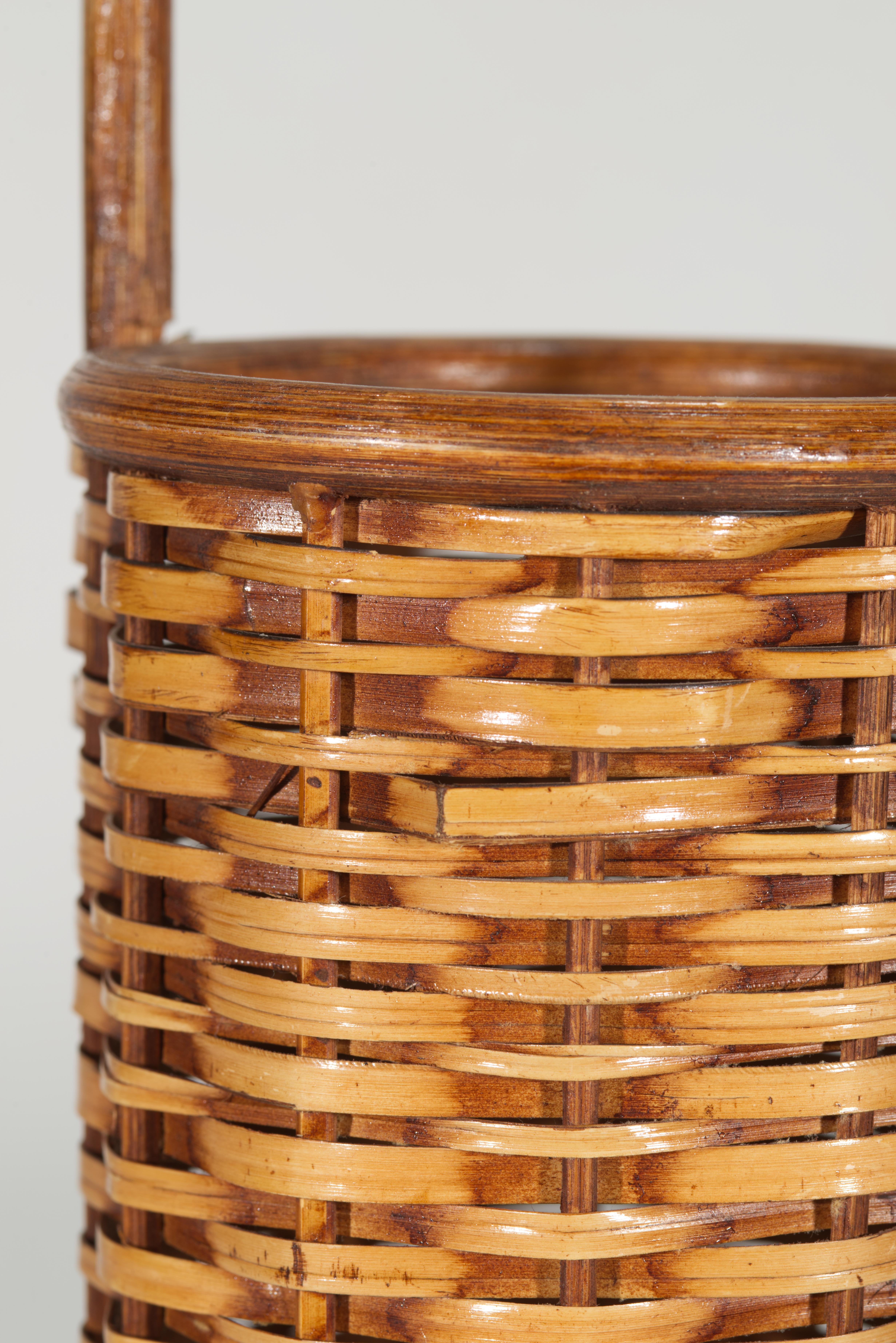Panier Ikebana en osier de bambou tissé, Artisanat Philippines Bon état - En vente à Clifton Springs, NY