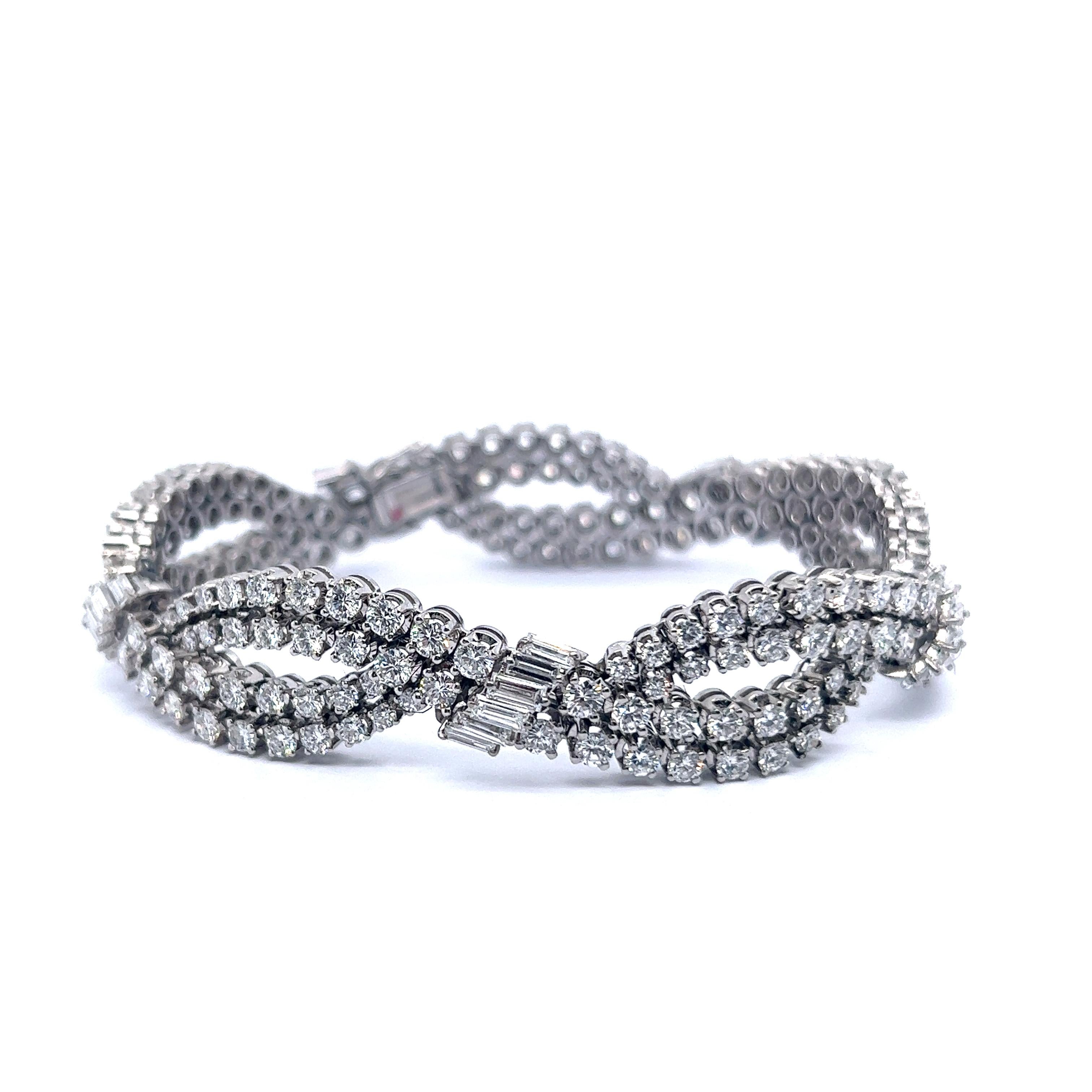 Bracelet tissé avec diamants en or blanc 18 carats en vente 4