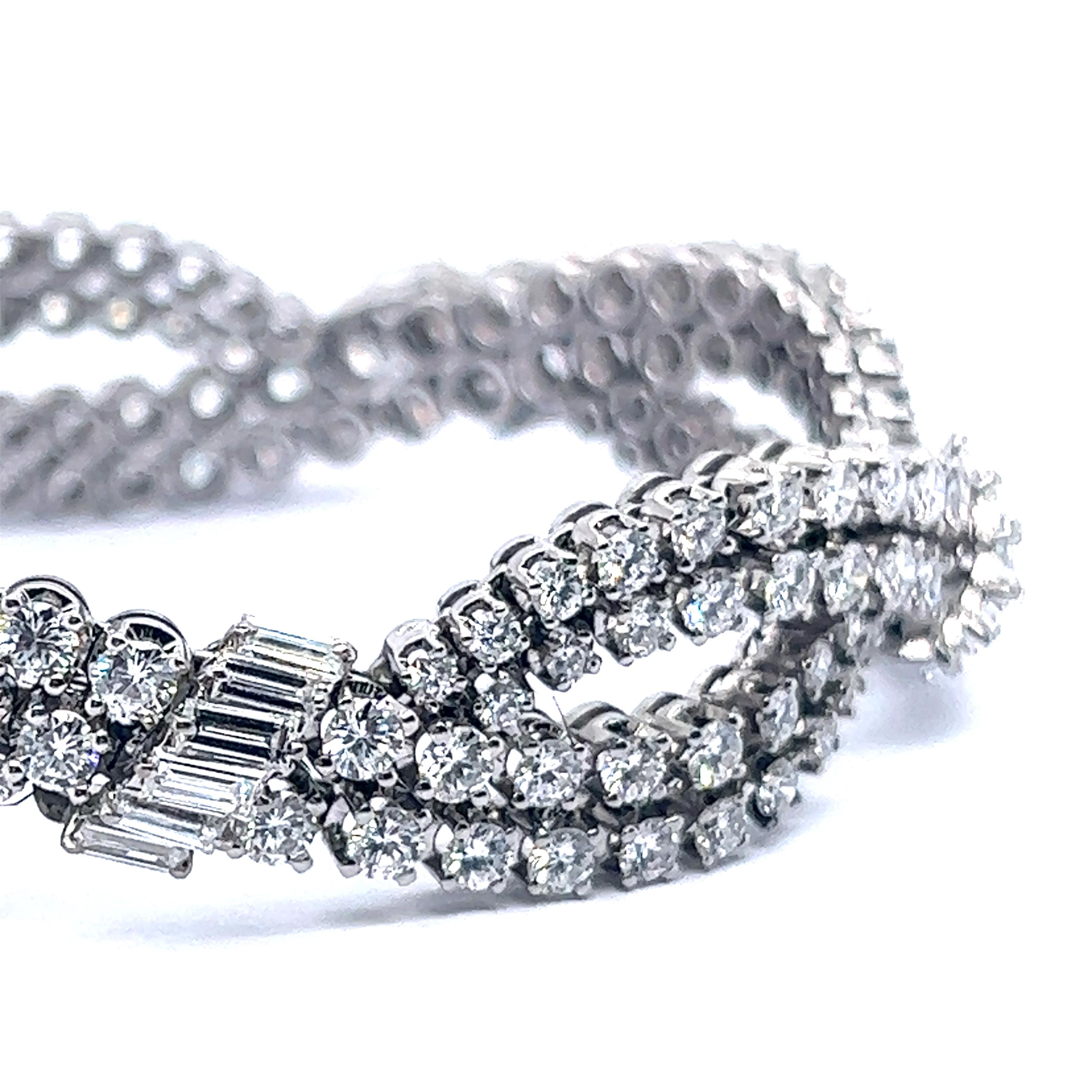 Bracelet tissé avec diamants en or blanc 18 carats en vente 9
