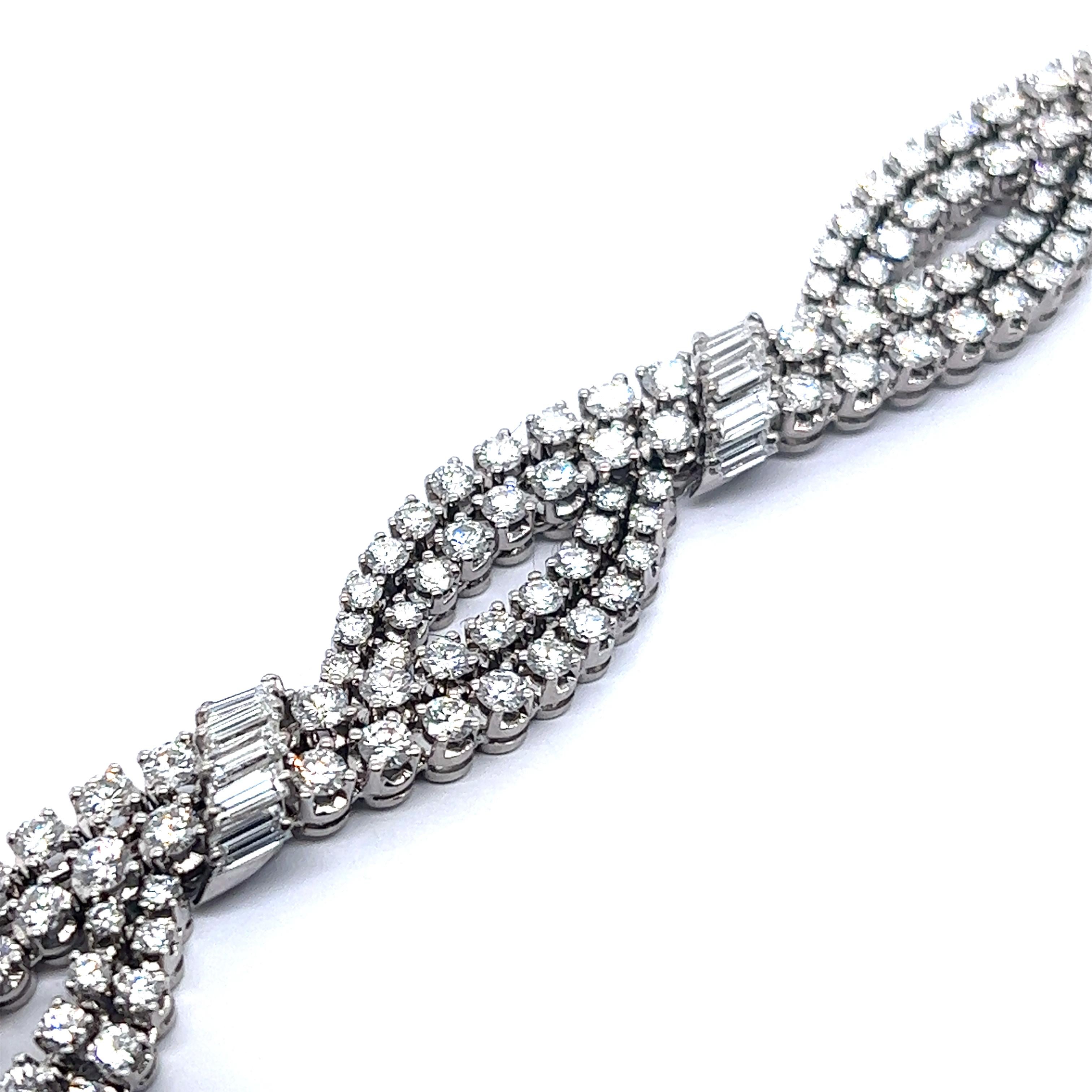 Bracelet tissé avec diamants en or blanc 18 carats en vente 11