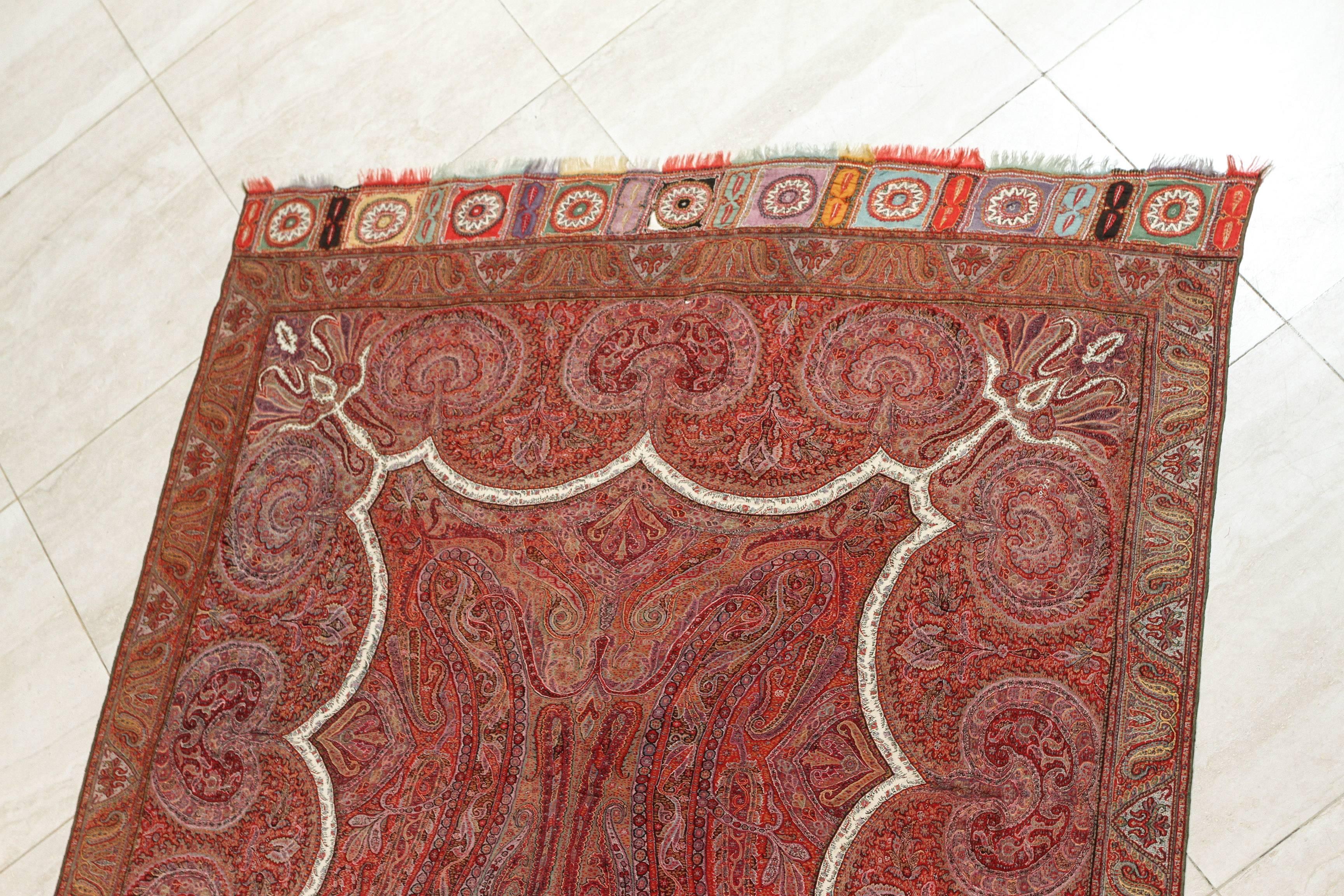 Antiker Kaschmir-Textilschal mit Paisleymuster und Überwurf, 1850-1890 im Zustand „Gut“ im Angebot in North Hollywood, CA