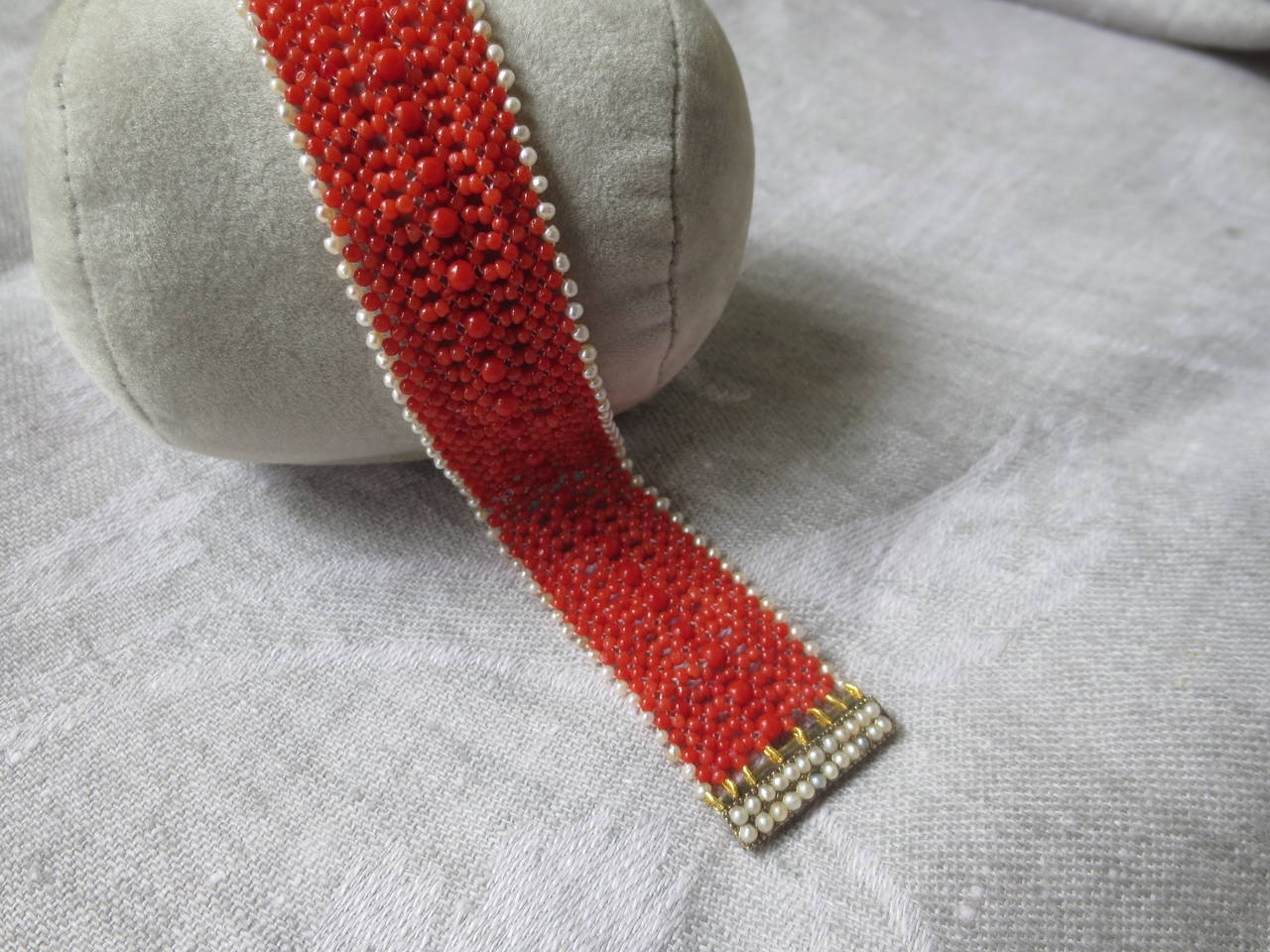 Woven Coral and Pearl Bracelet with a Pearl and 14 Karat Gold and Pearl Clasp In New Condition In Los Angeles, CA