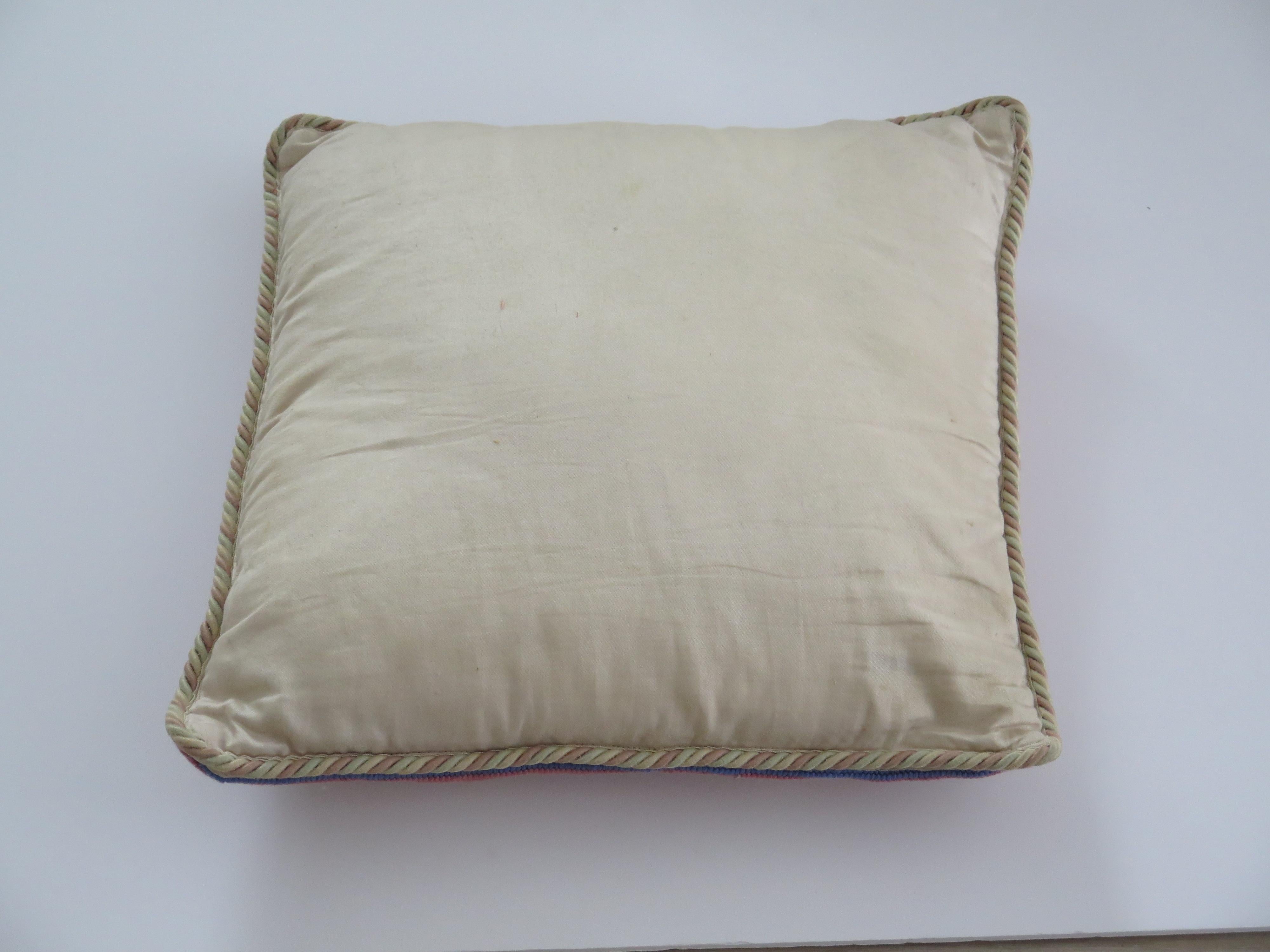 Woven Cushion or Pillow with Flower Vase pattern in pastel shades, Circa 1930s For Sale 4
