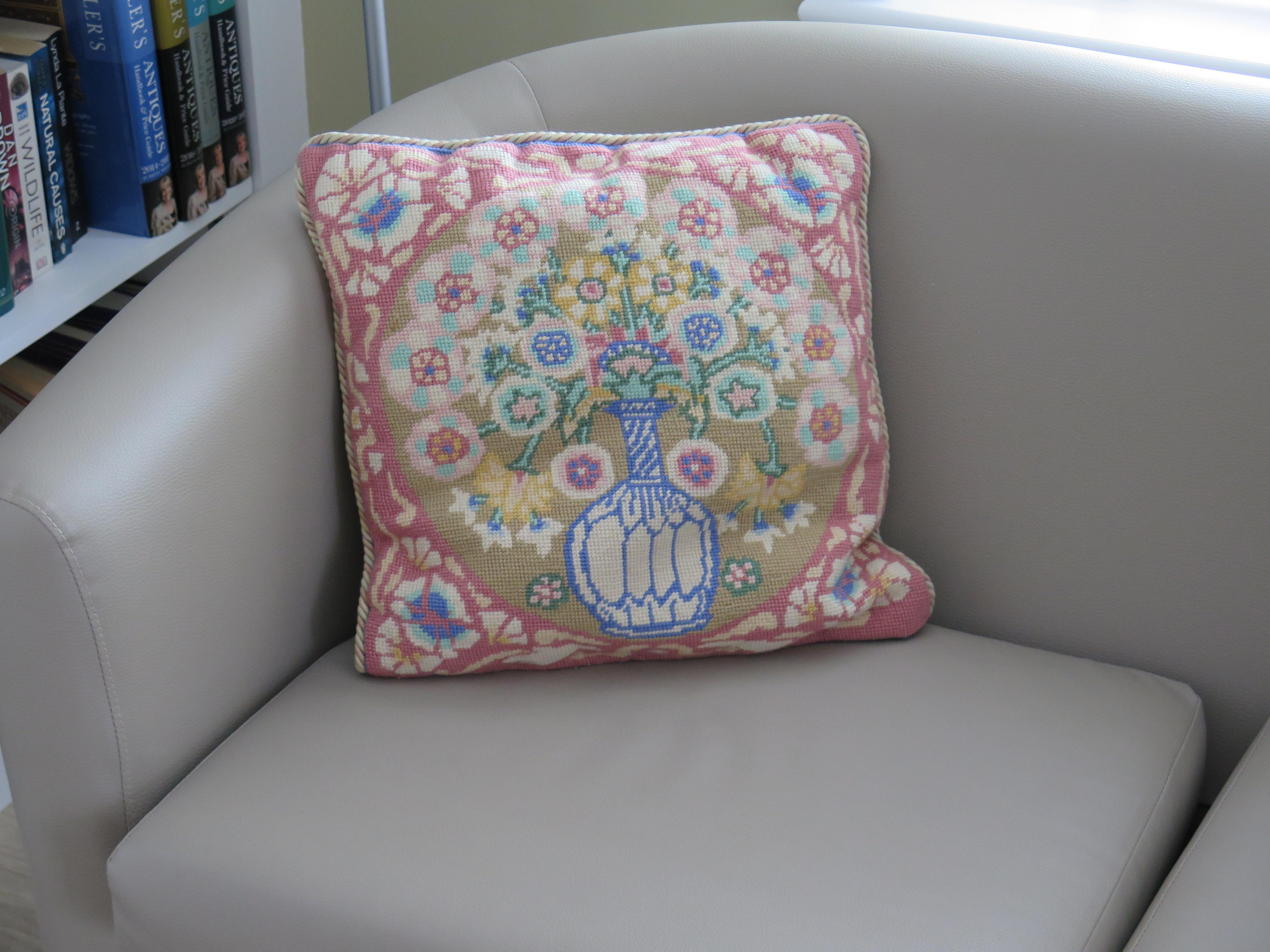 Woven Cushion or Pillow with Flower Vase pattern in pastel shades, Circa 1930s For Sale 6