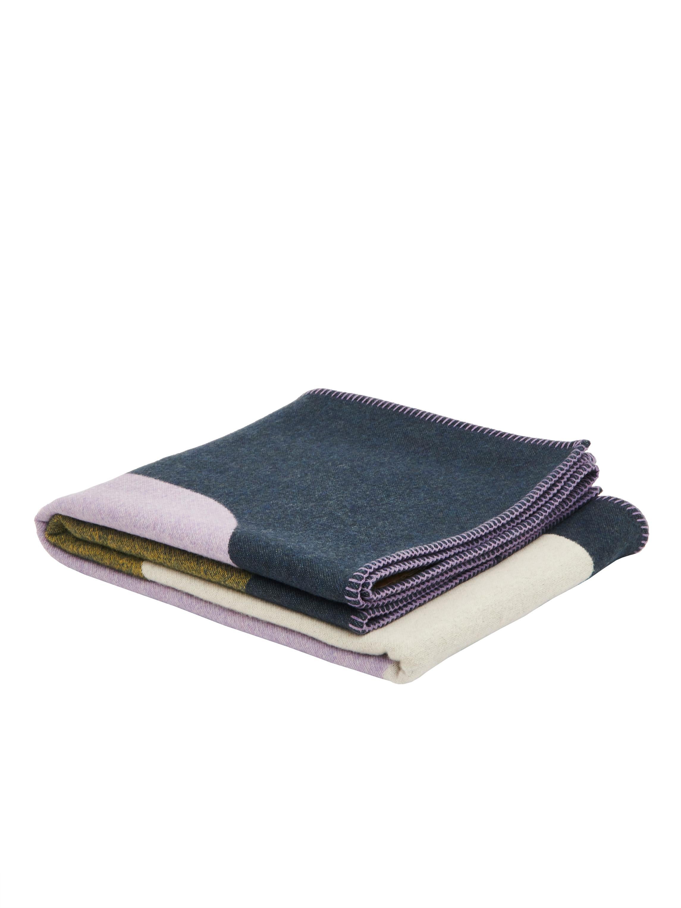 Anglais Couvertures double face en laine recyclée bleu sarcelle, jaune et lilas fabriquées au Royaume-Uni en vente