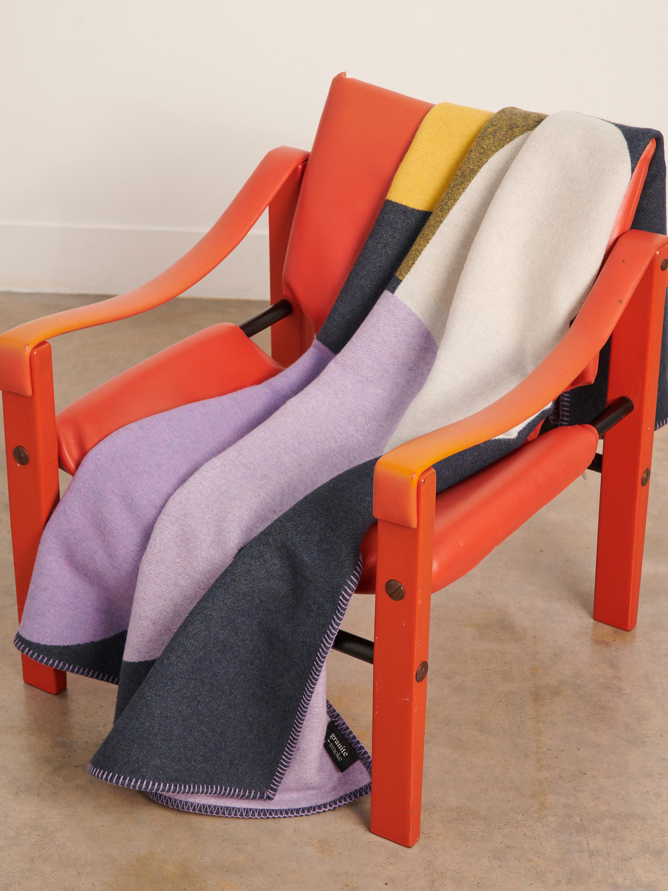 XXIe siècle et contemporain Couvertures double face en laine recyclée bleu sarcelle, jaune et lilas fabriquées au Royaume-Uni en vente