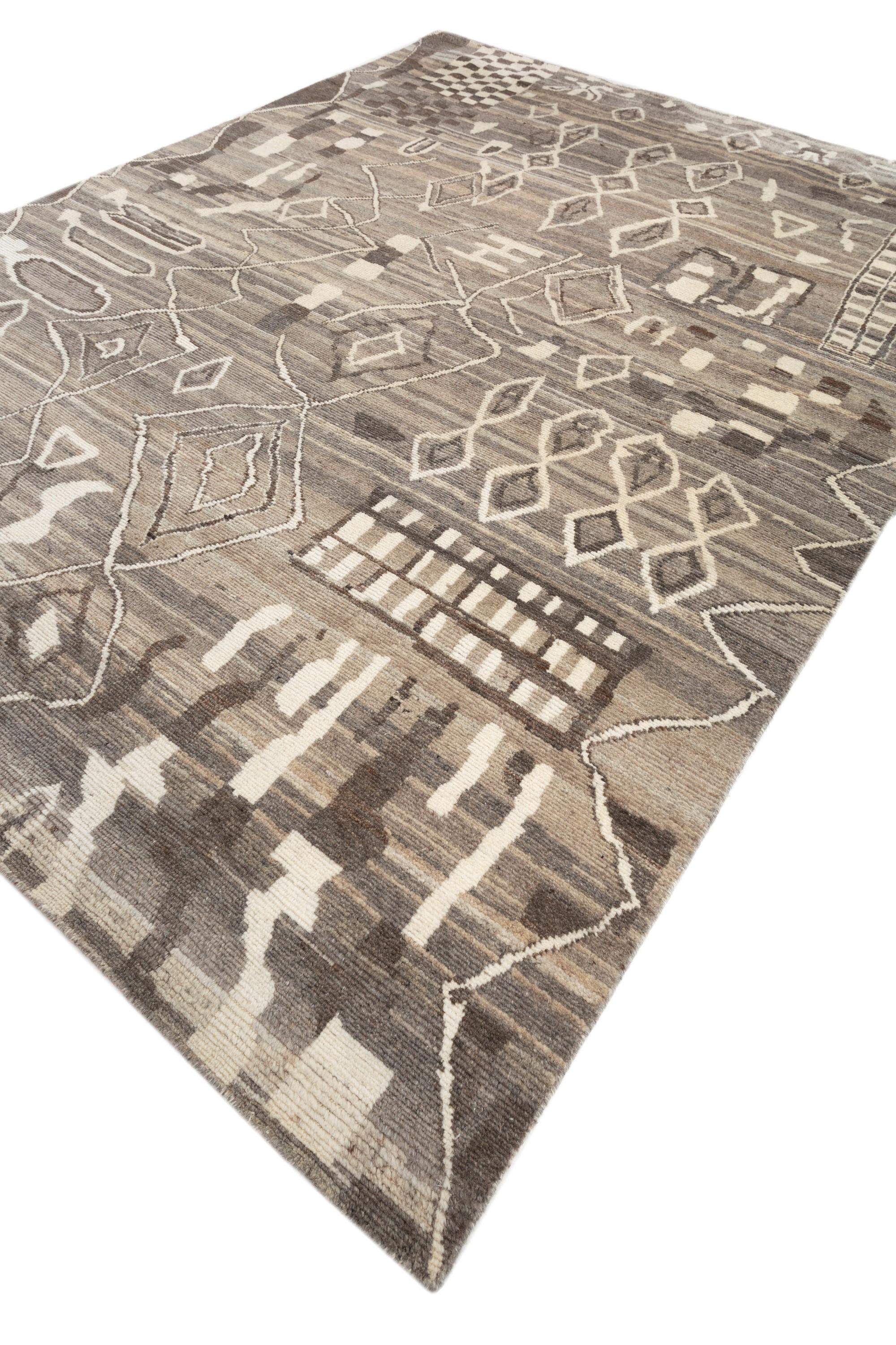 Indian Woven Earthtones Natural Gray & Natural Soot 270x360 cm Handknotted Rug For Sale