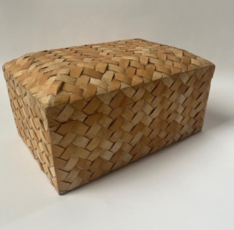 Woven Faux Cane Box For Sale 1