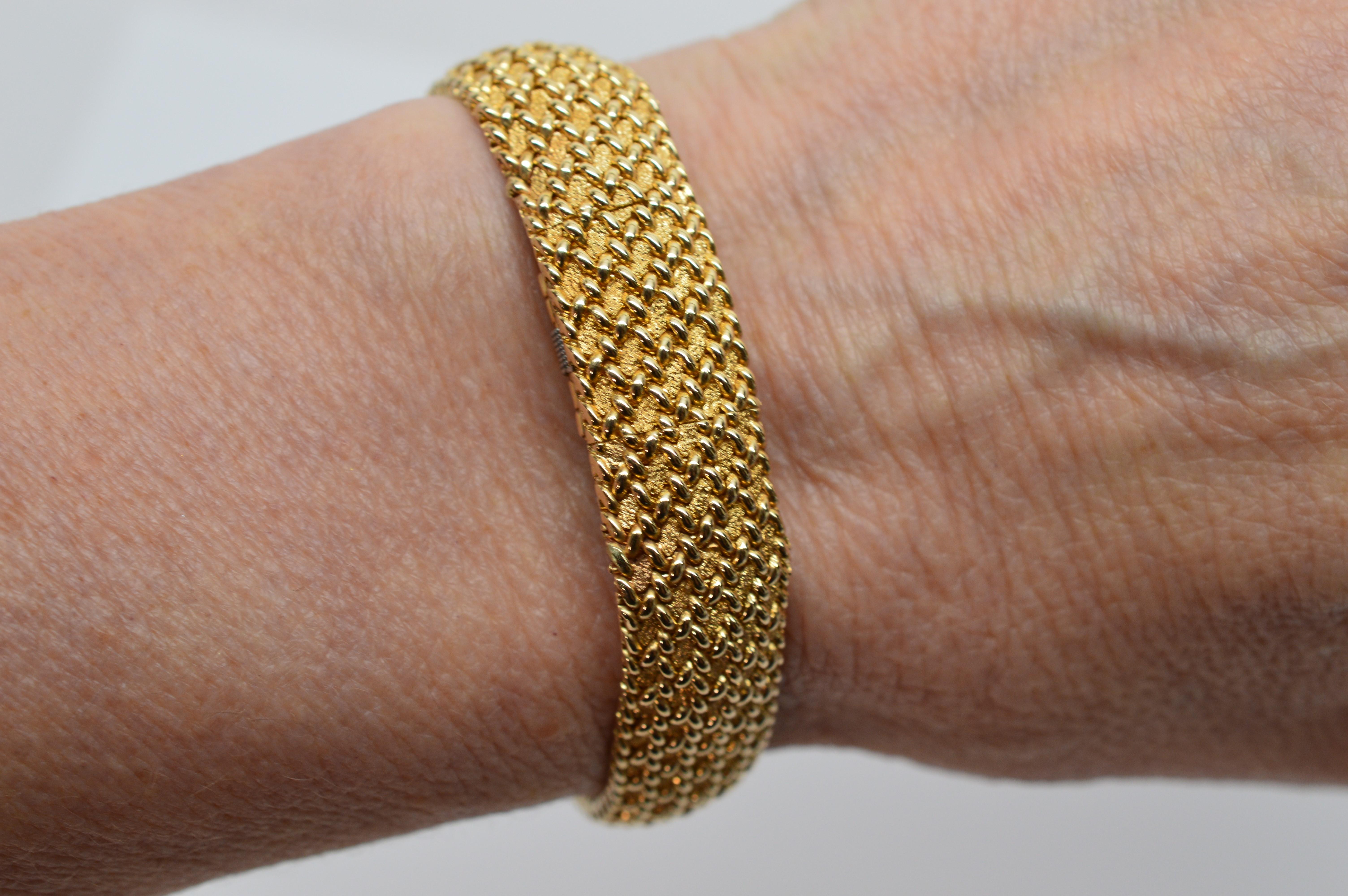 Bracelet en maille d'or tissée avec montre Mystery de Concord en vente 7