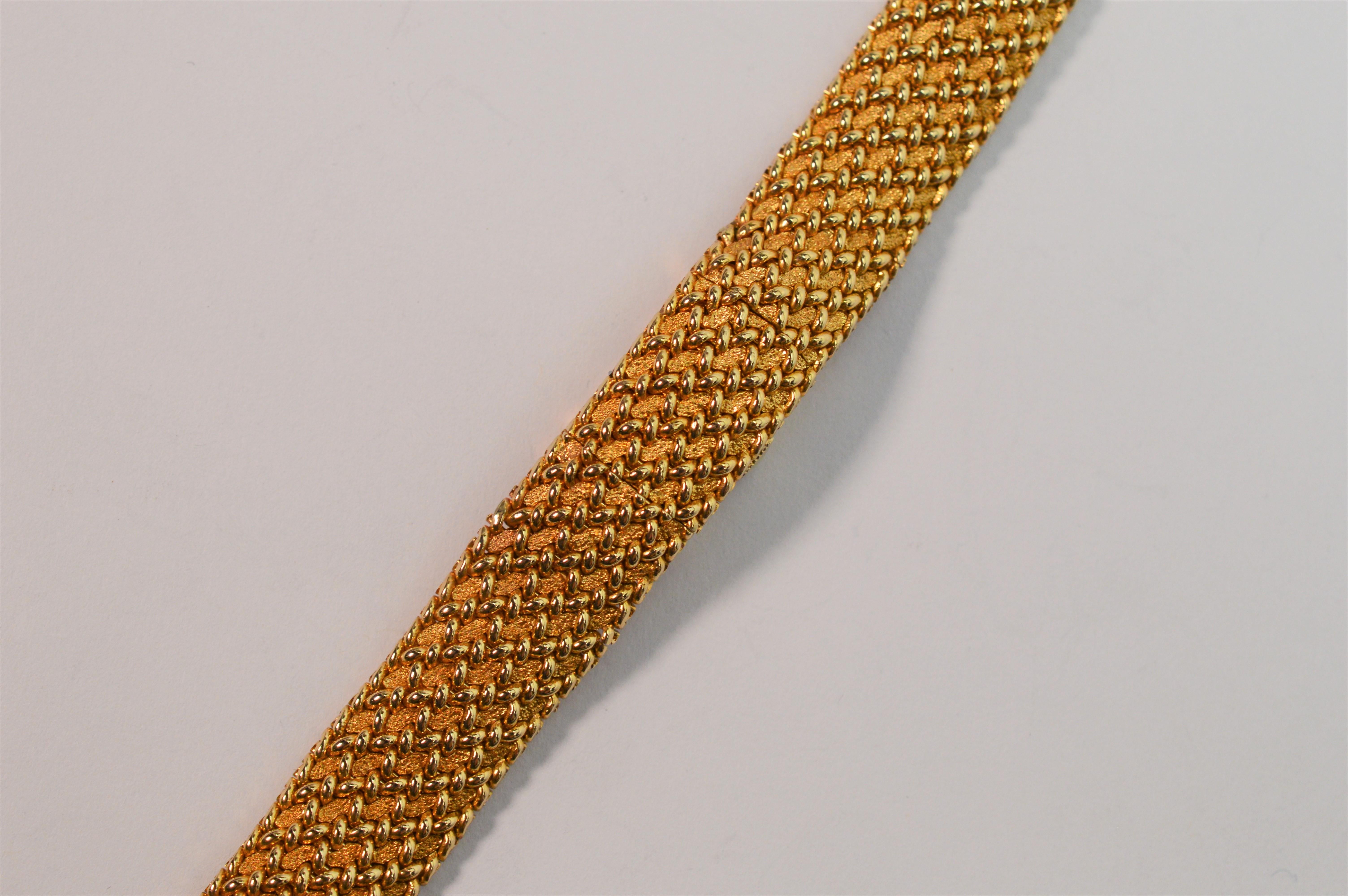 Armband aus gewebtem Goldgeflecht mit Mystery Watch von Concord Damen im Angebot