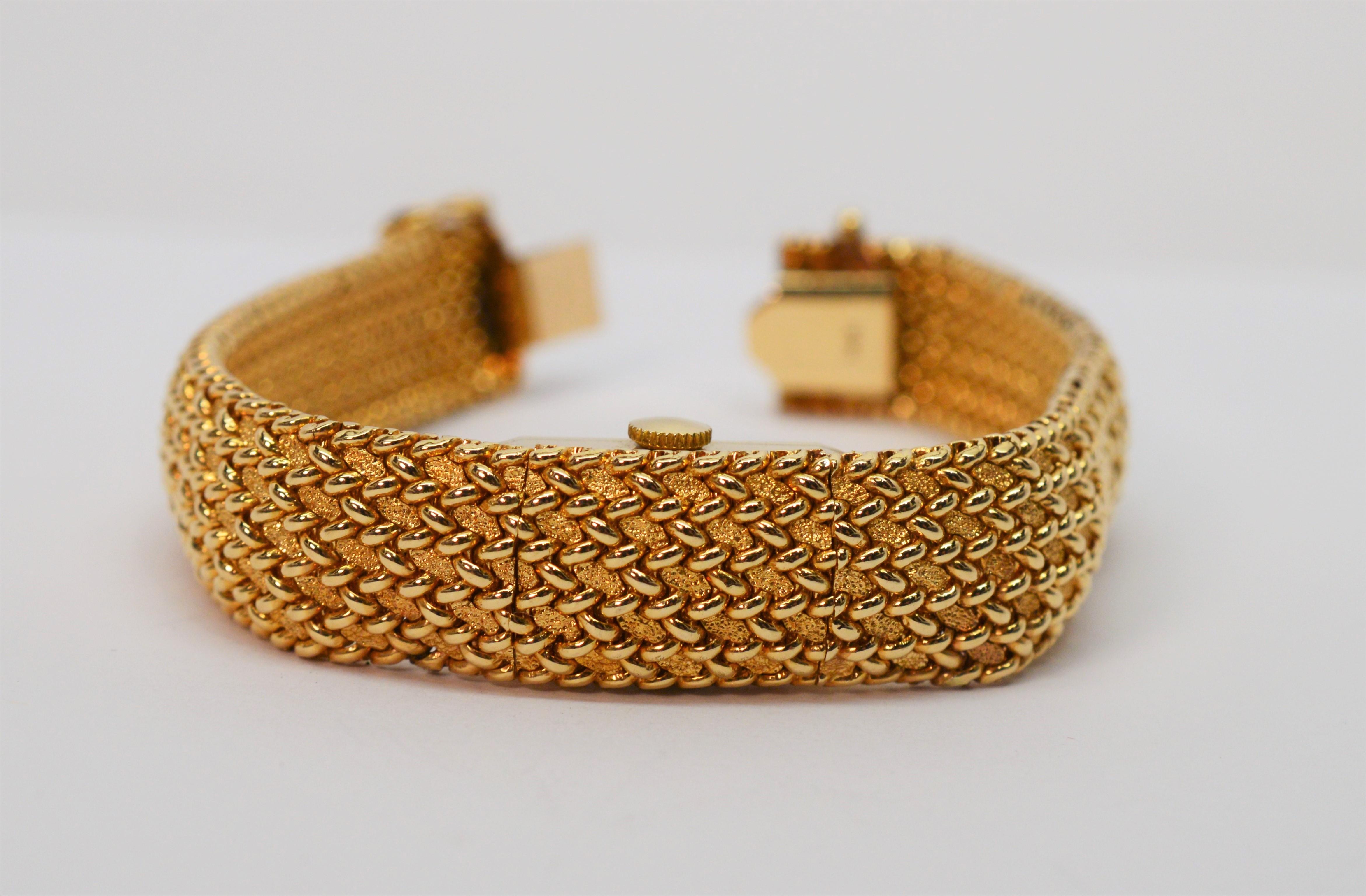 Armband aus gewebtem Goldgeflecht mit Mystery Watch von Concord im Angebot 1