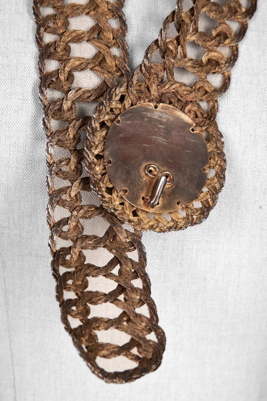 Boucle de ceinture et ceinture en fil de métal argenté tissé de couleur or, vers 1970 en vente 4